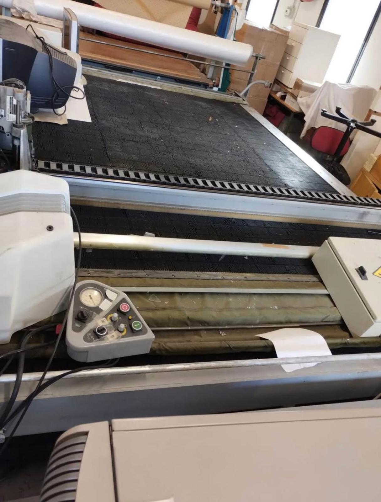 INVESTRONICA macchina taglio industriale tessuti CNC 70 in vendita - foto 4