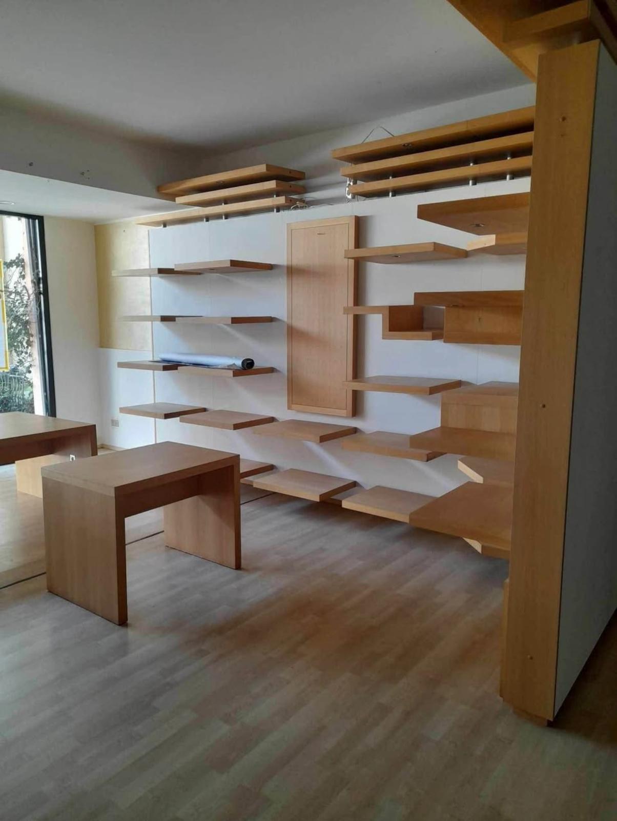 ARREDAMENTO NEGOZIO THUN IN LEGNO DI NOCE CON LUCI in vendita - foto 1