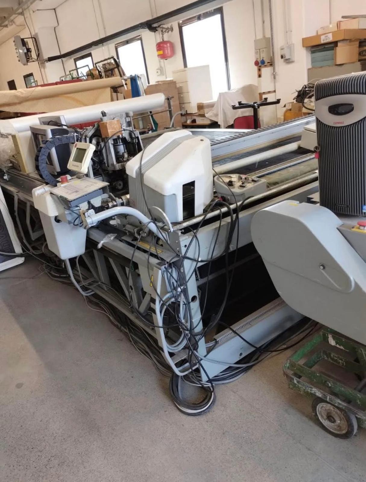 INVESTRONICA macchina taglio industriale tessuti CNC 70 in vendita - foto 2