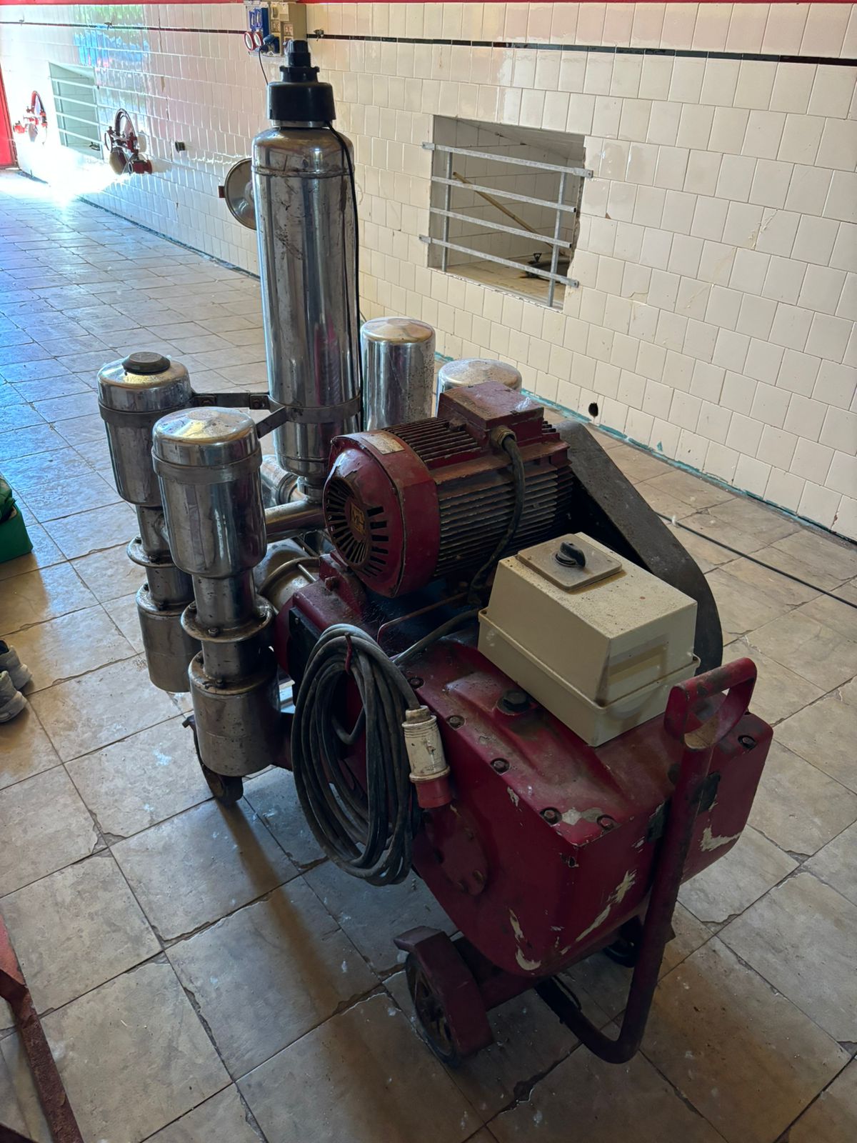 Pompa enologica a pistoni  in vendita - foto 3