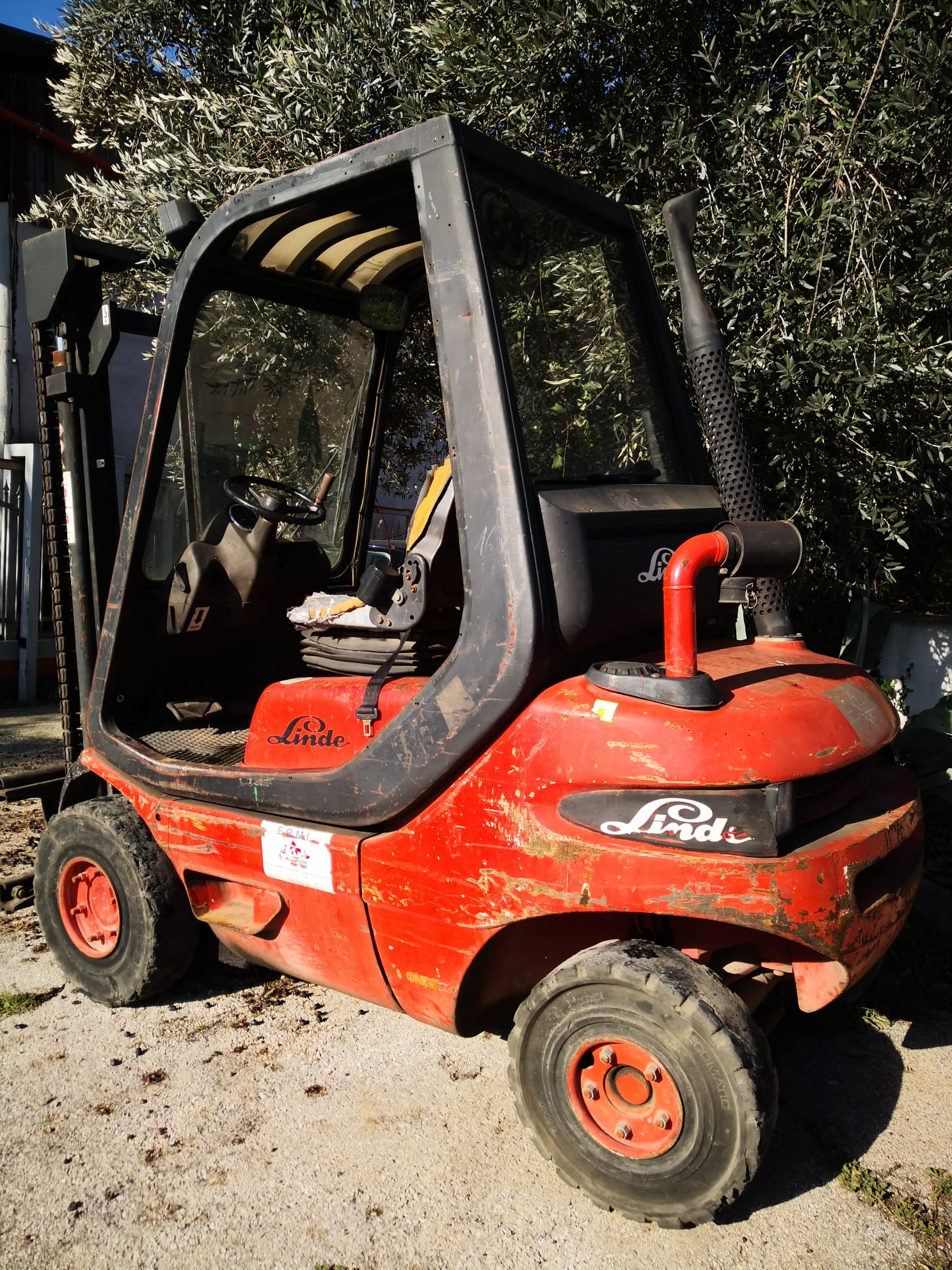 CARRELLO ELEVATORE ( MULETTO) LINDE H25  in vendita - foto 5