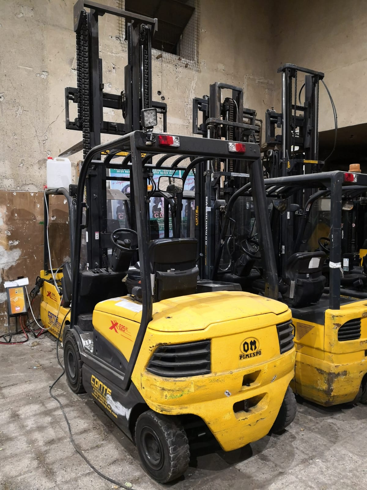 CARRELLO ELEVATORE ( MULETTO) OM-PIMESPO XE25AC in vendita - foto 2