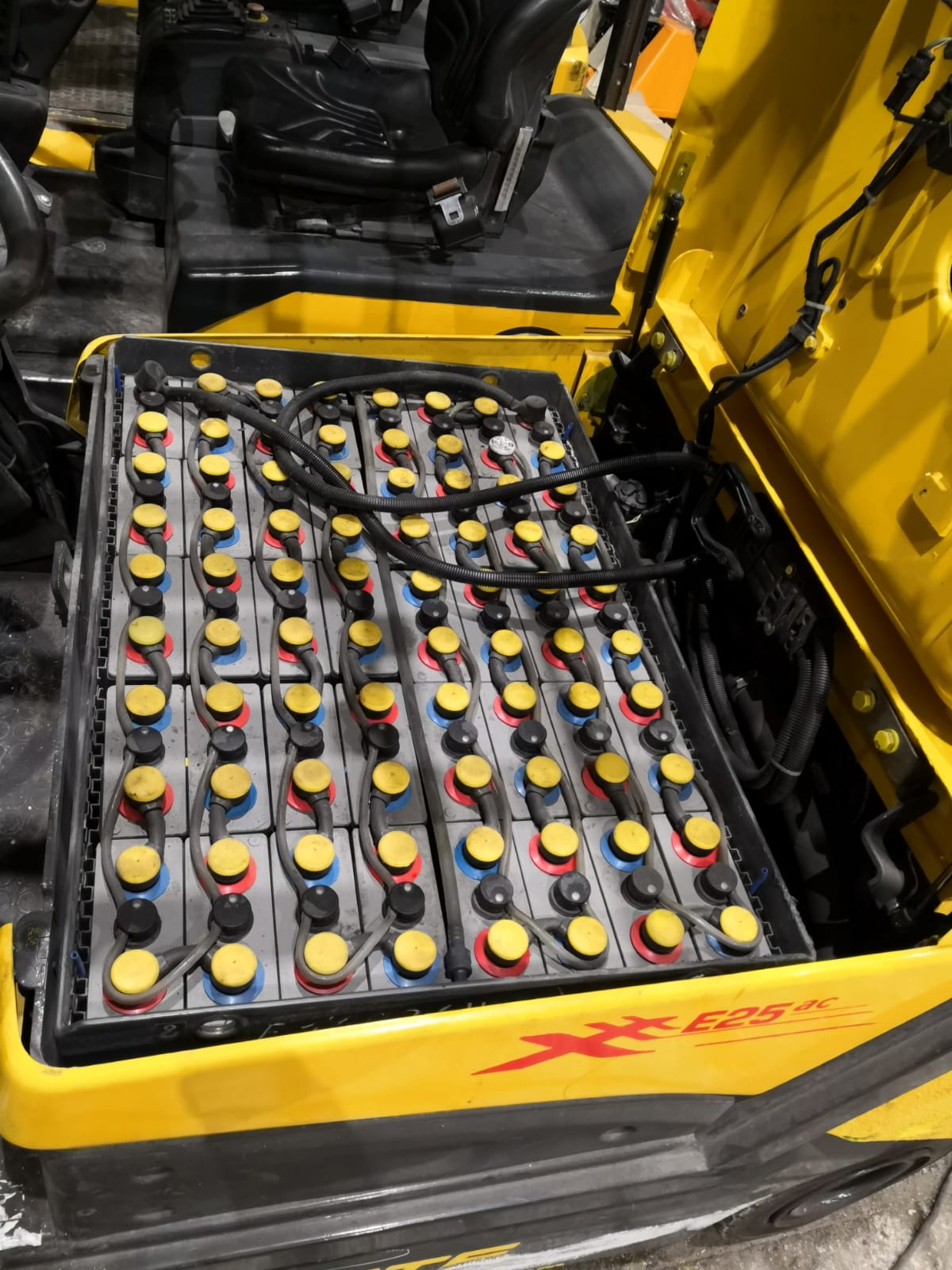 CARRELLO ELEVATORE ( MULETTO) OM-PIMESPO XE25AC in vendita - foto 4