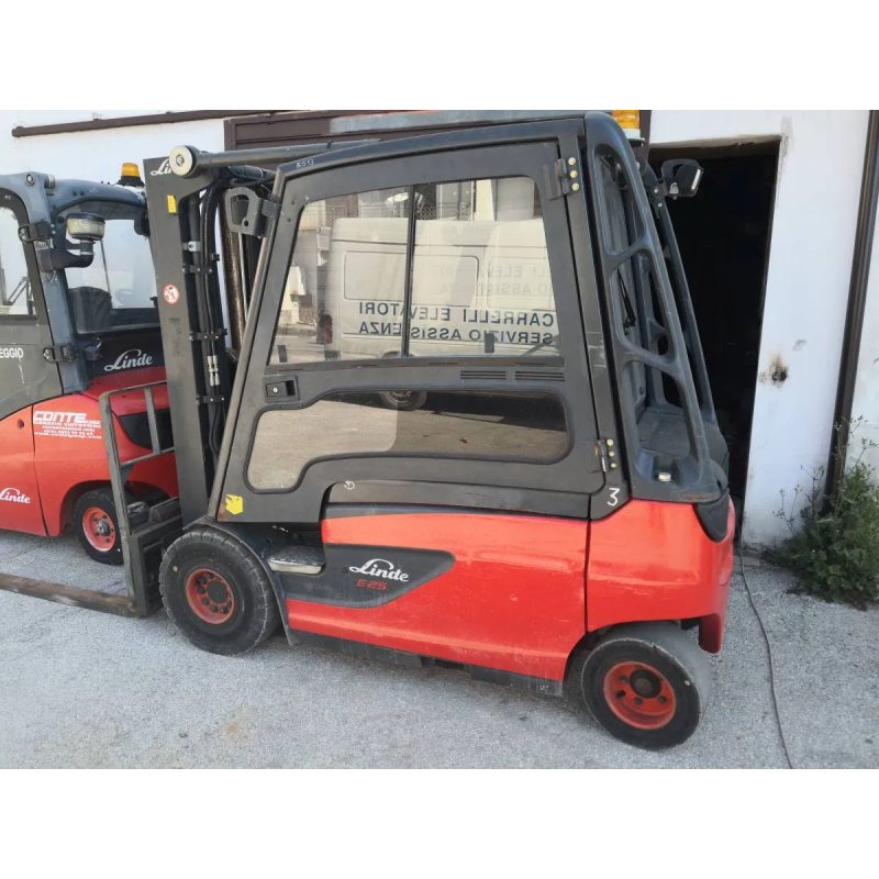 CARRELLO ELEVATORE (MULETTO) LINDE E30-01 ELETTRICO  in vendita - foto 3