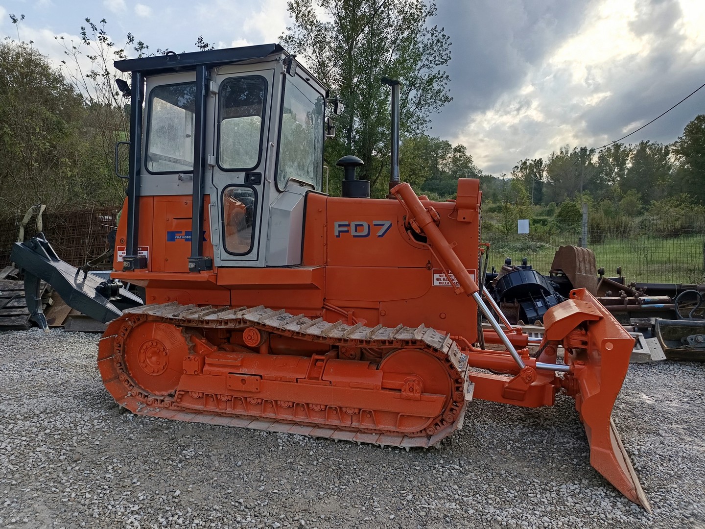 Apripista Cingolato FIAT-ALLIS FD7B bulldozer in vendita - foto 1