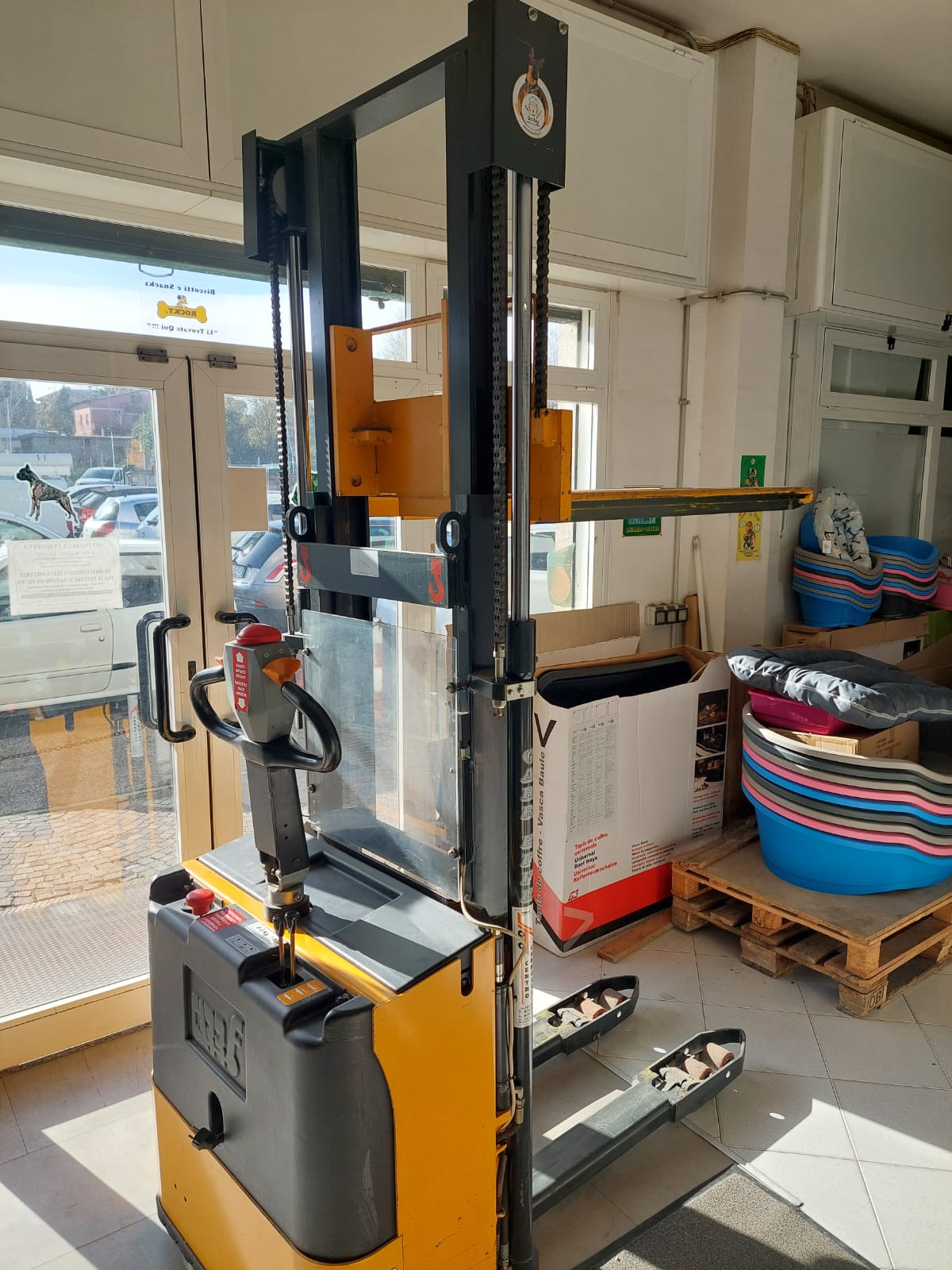 Transpallet elevatore elettrico in vendita - foto 1