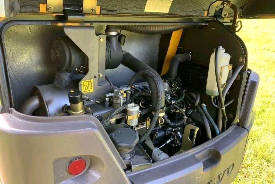 Mini escavatore Volvo EC30 /282 con accessori. in vendita - foto 4