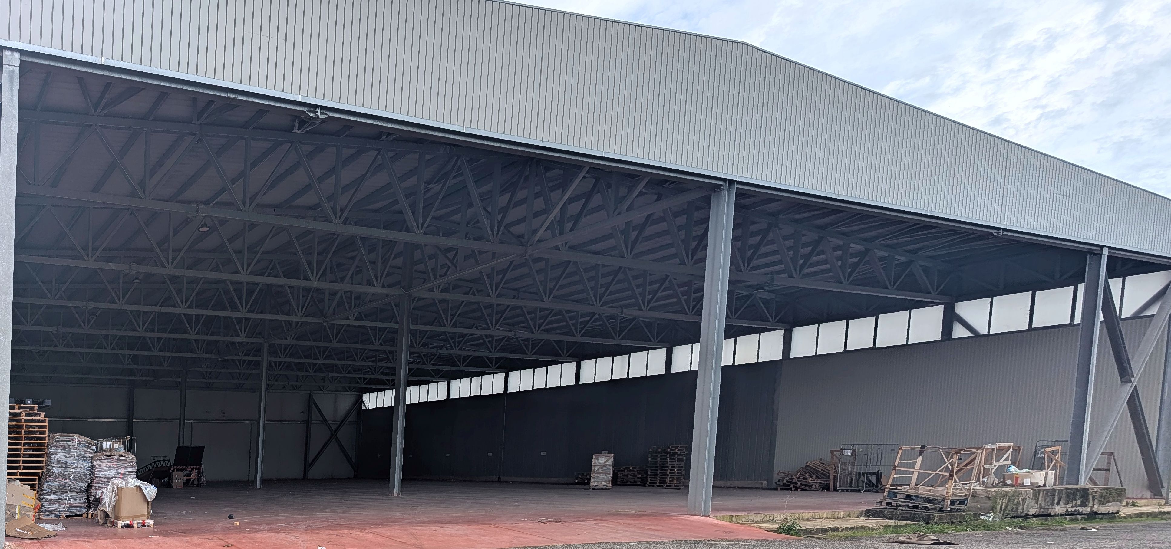 Magazzino 5000mq con 4 bocche bilico e ribalta carico in vendita - foto 6