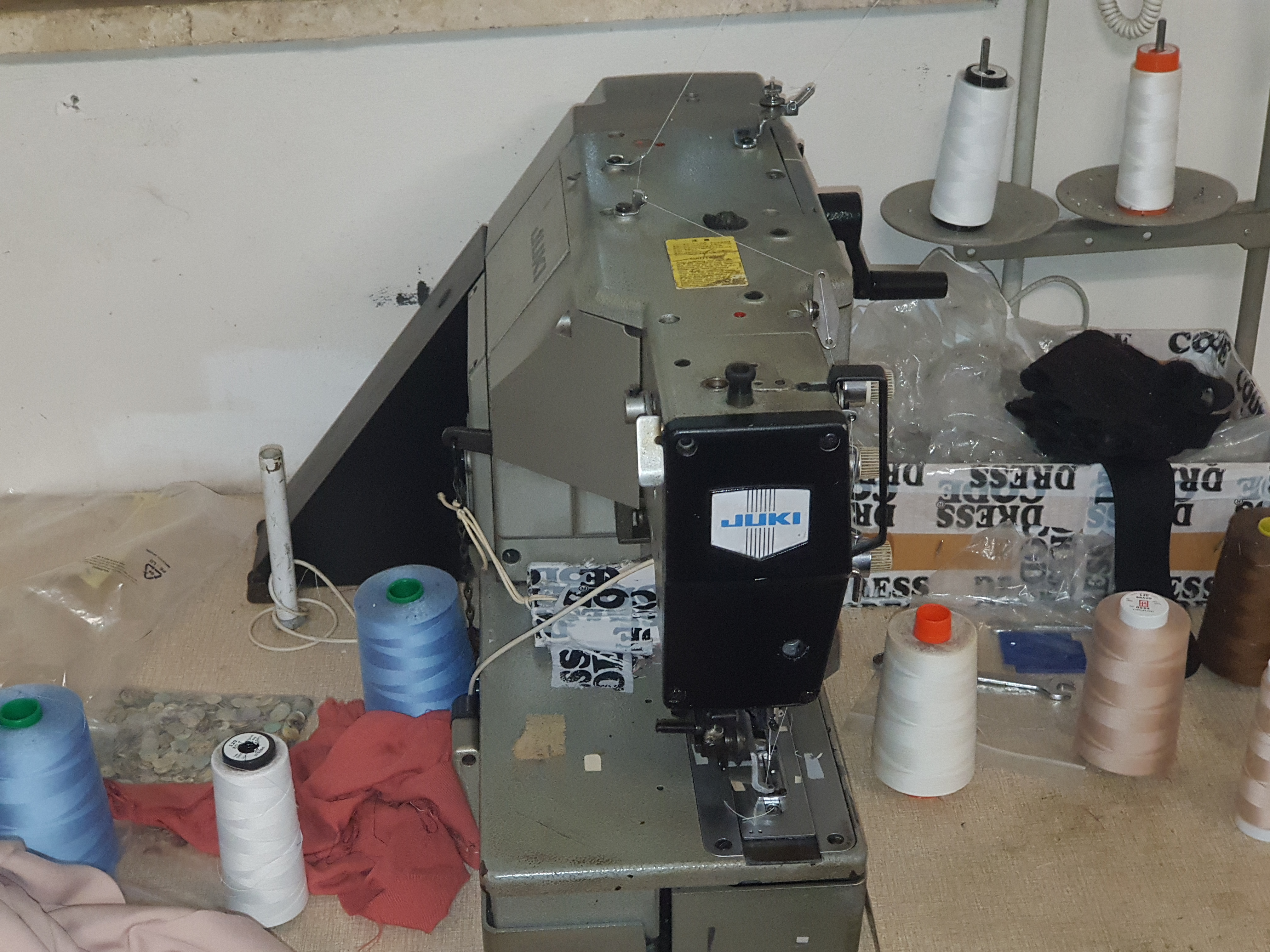 Macchine da cucire Juki industriali ed attrezzatura in vendita - foto 1