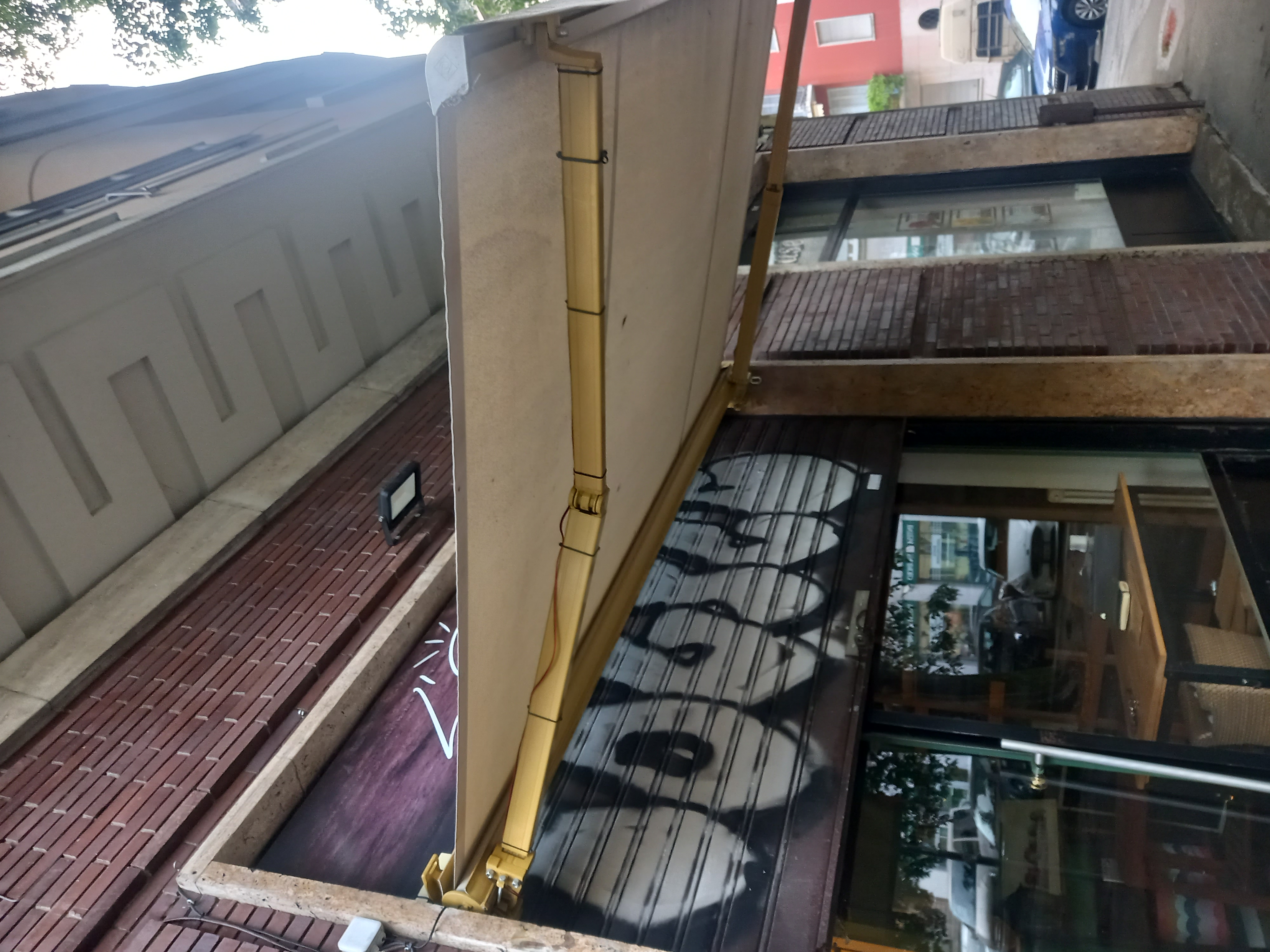 Tenda da sole a bracci estensibili  in vendita - foto 1