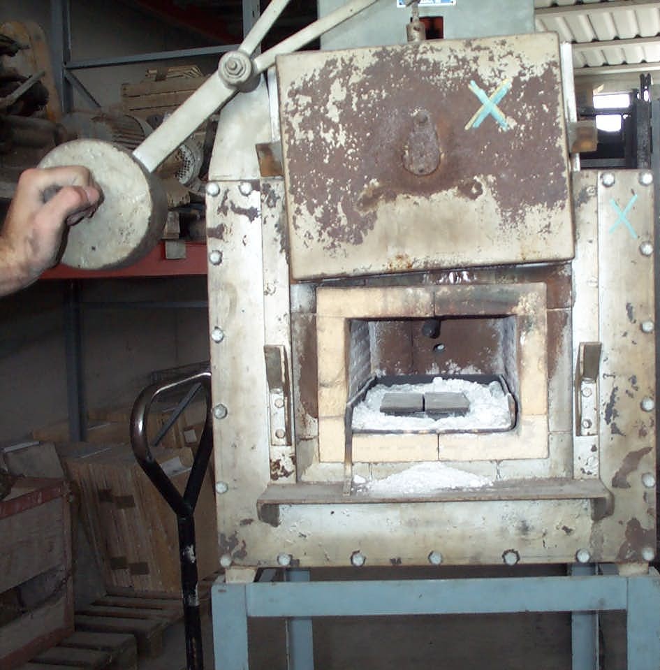 Art. 822  Forno elettrico da laboratorio marca MT in vendita - foto 1