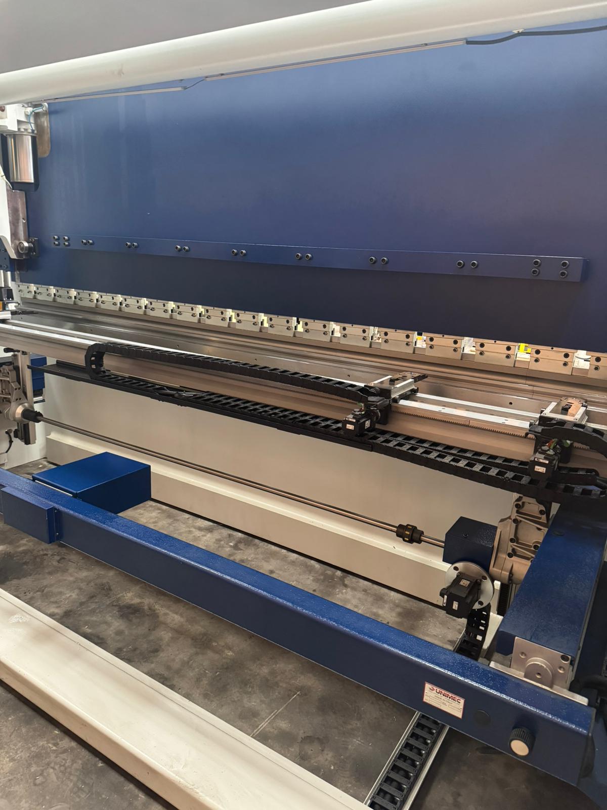 Piegatrice 4100x220 Ton CNC 6 assi nuova in vendita - foto 9