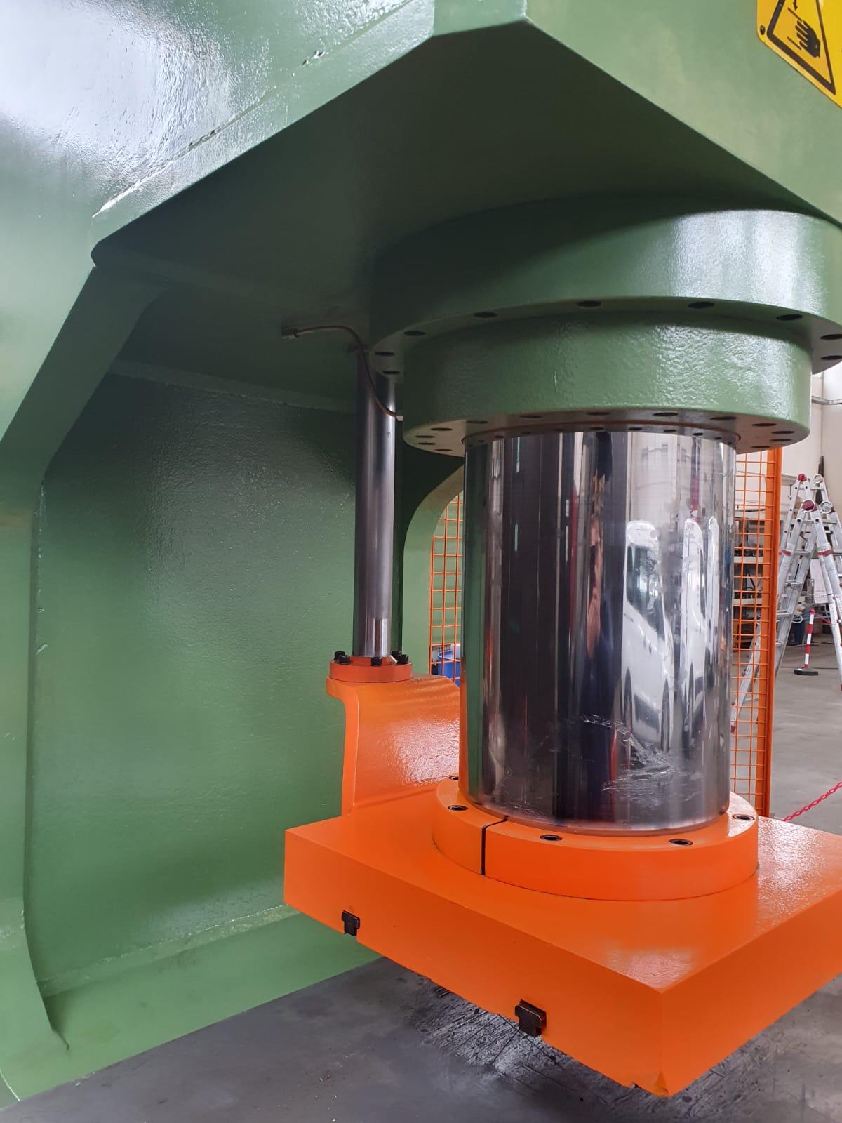 Pressa idraulica 200 ton revisionata in vendita - foto 3