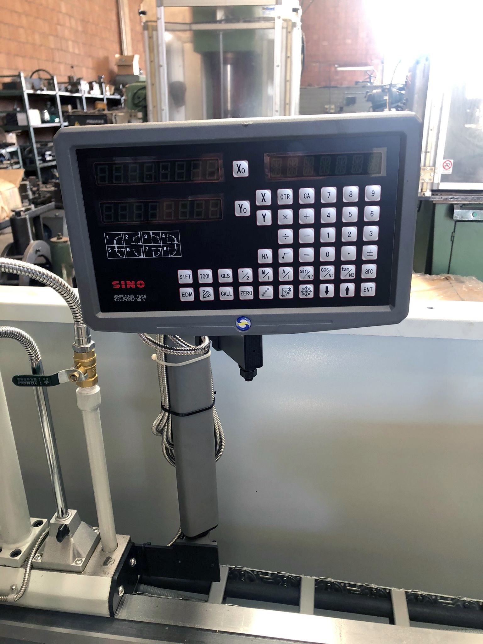 Tornio parallelo CS6250 C Nuovo 2000x250mm in vendita - foto 6