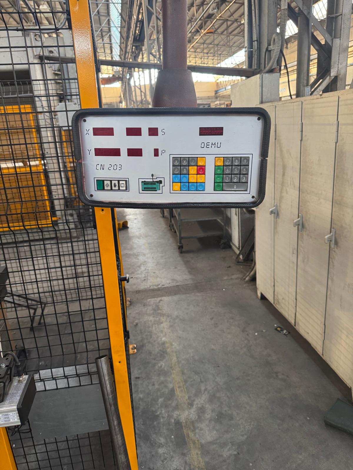 PRESSA PIEGATRICE NOVASTILMEC 6000X240 TON USATA in vendita - foto 3