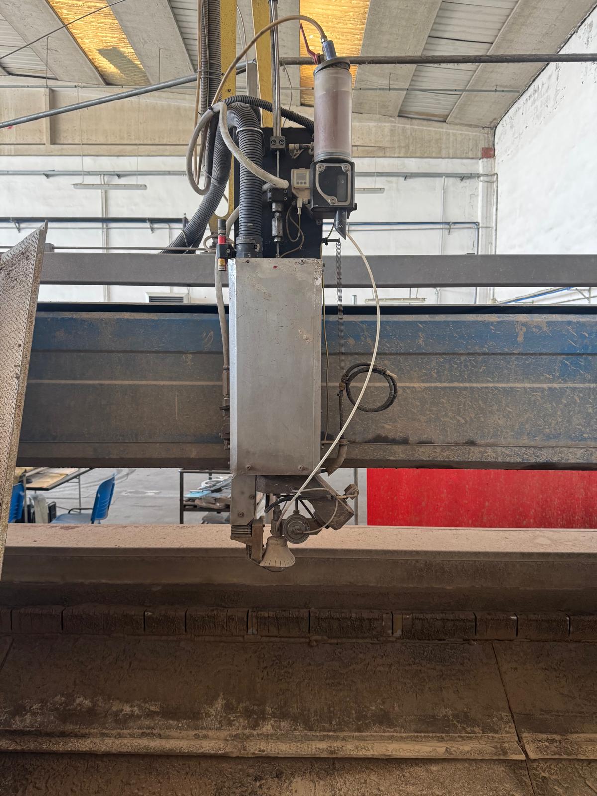 TAGLIO A GETTO D'ACQUA WATERJET TECNOCUT USATO in vendita - foto 2