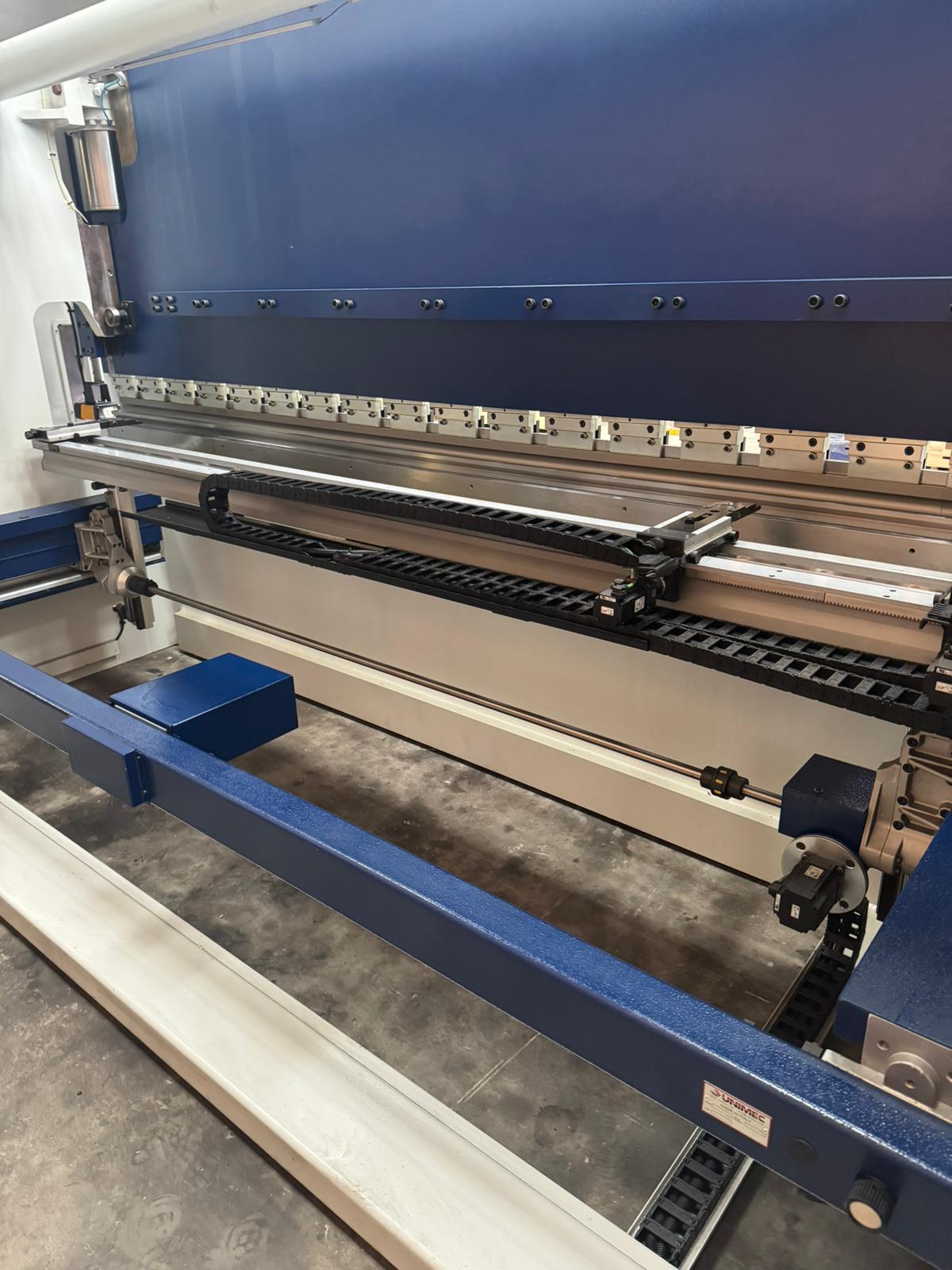 Piegatrice 4100x220 Ton CNC 6 assi nuova in vendita - foto 4