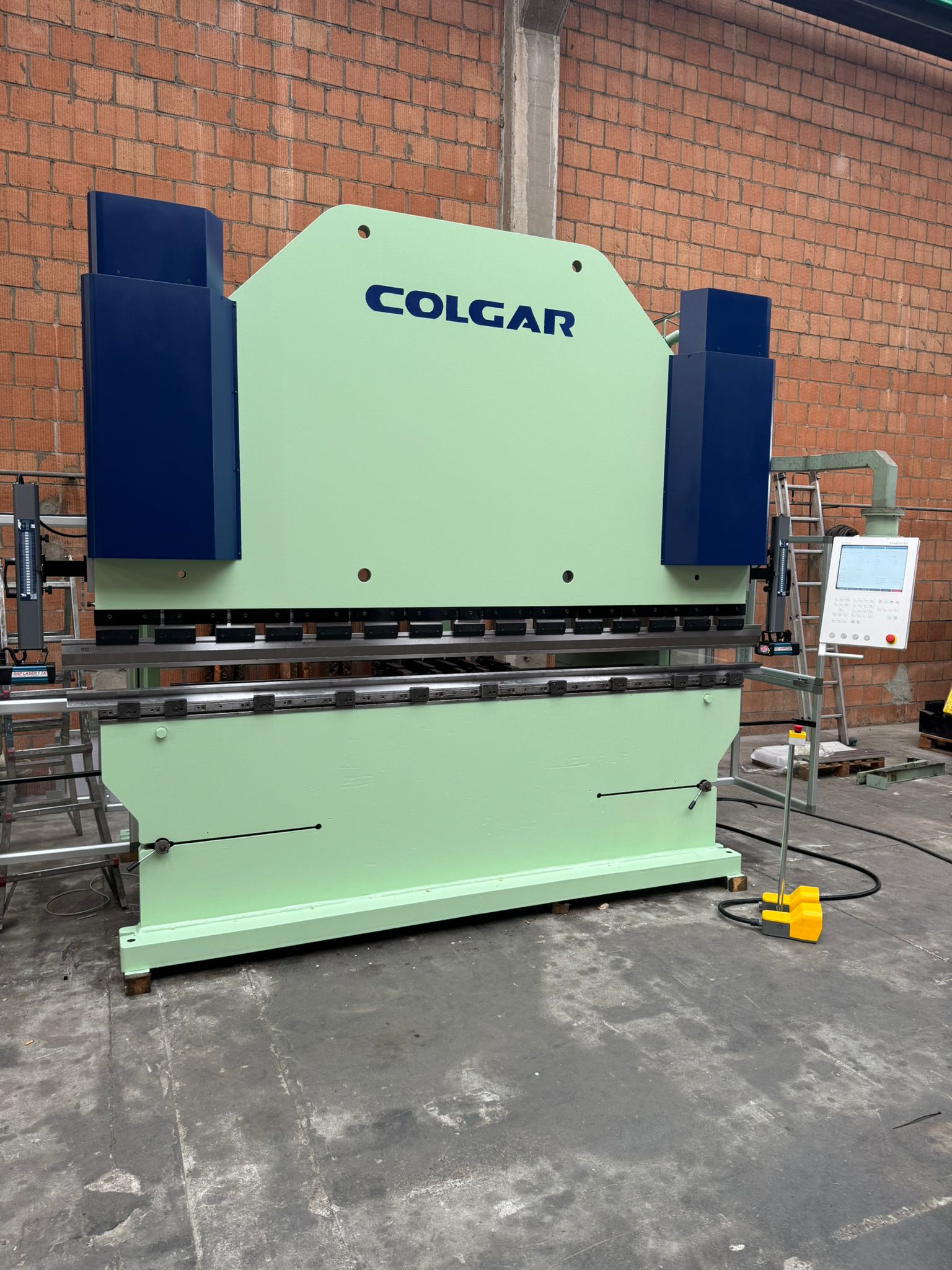 Piegatrice Colgar 3000x180 ton CNC 6 assi revisionata in vendita - foto 5