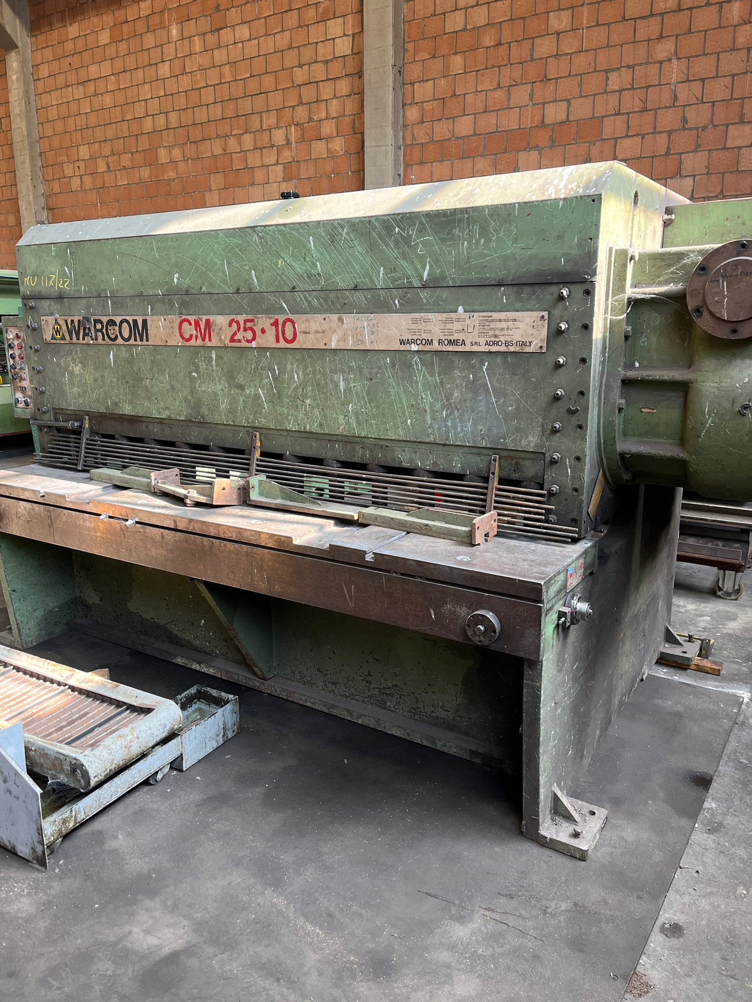 Cesoia meccanica Warcom 2500x10mm usata in vendita - foto 3