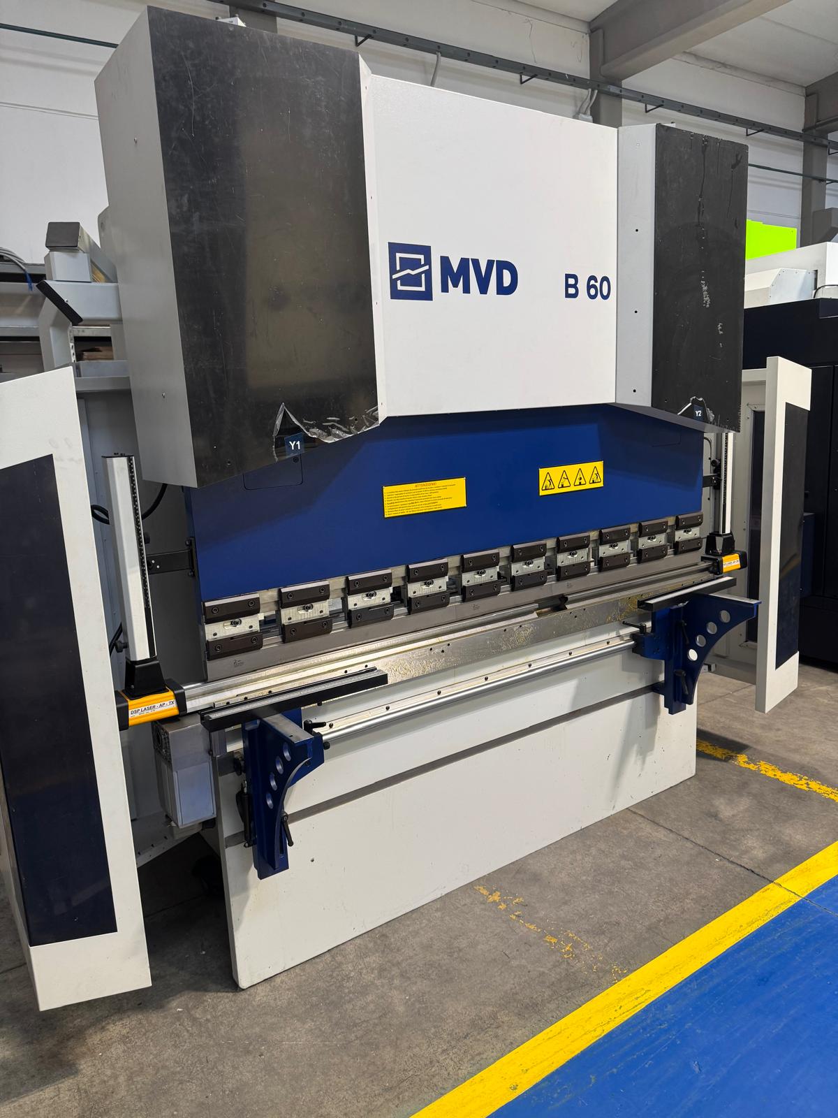 Piegatrice 2100x60T cnc 4 assi nuova in vendita - foto 7