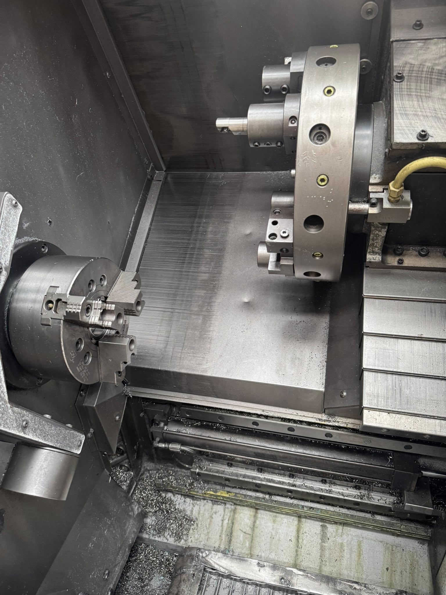 Tornio CNC HAAS usato in vendita - foto 3