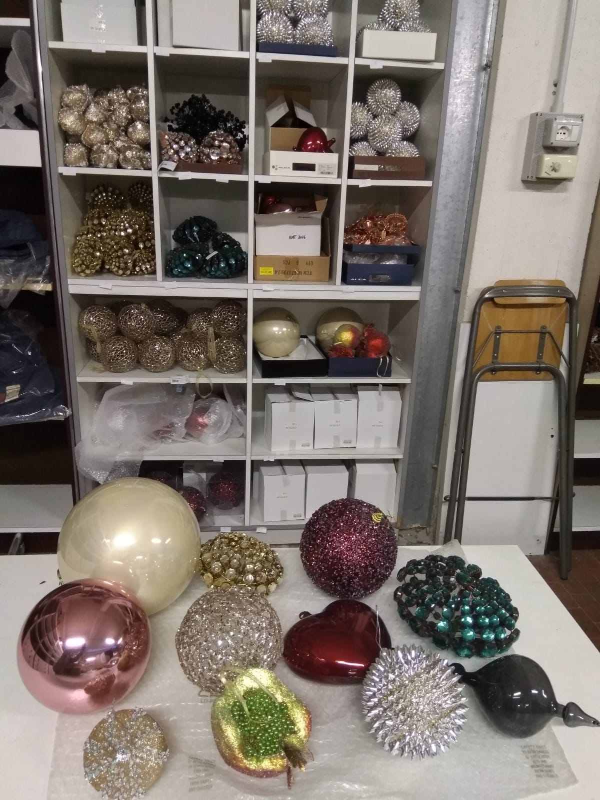VENDO da Fallimento STOCK Natalizi e regalo Griffati in vendita - foto 11