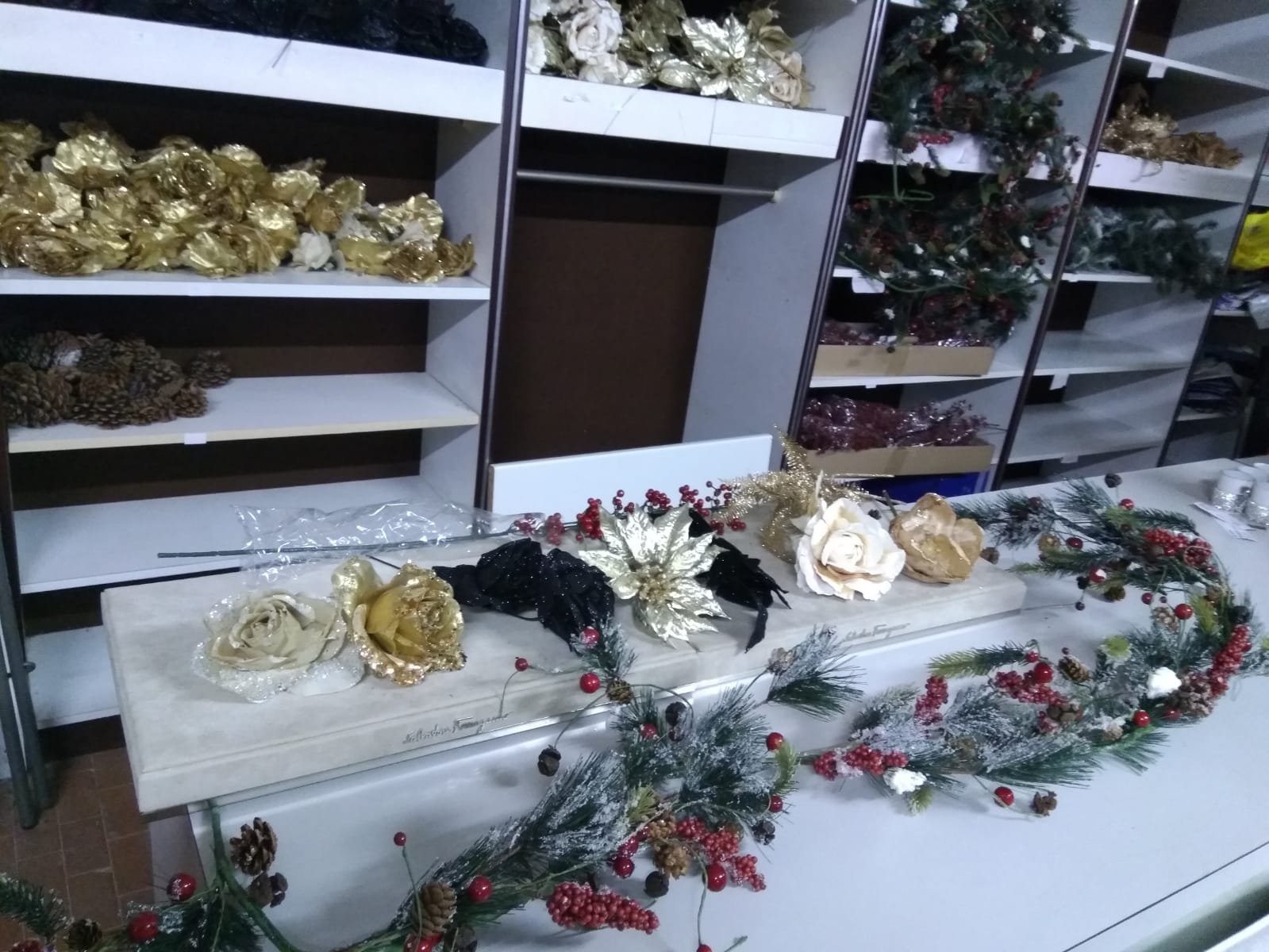 VENDO da Fallimento STOCK Natalizi e regalo Griffati in vendita - foto 15