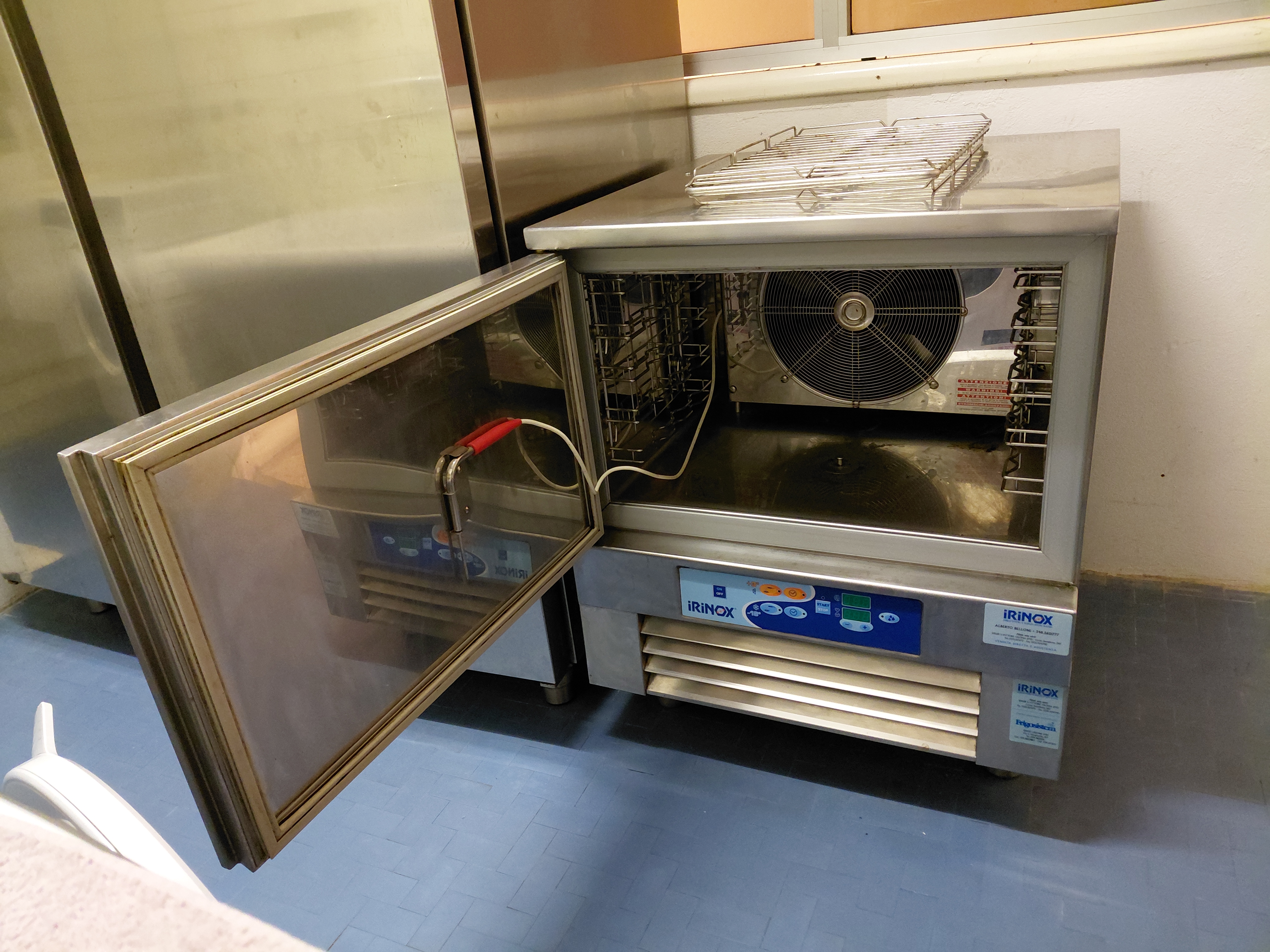 Vendo Abbattitore Irinox 5 teglie in vendita - foto 2