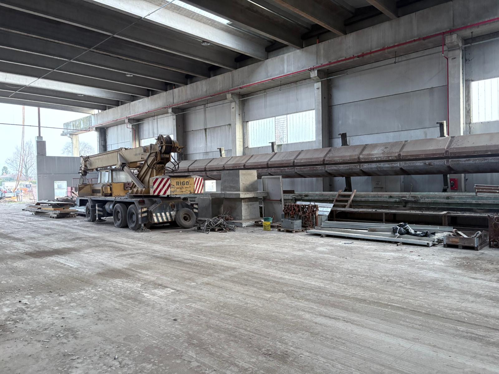 Varie edilizia in vendita