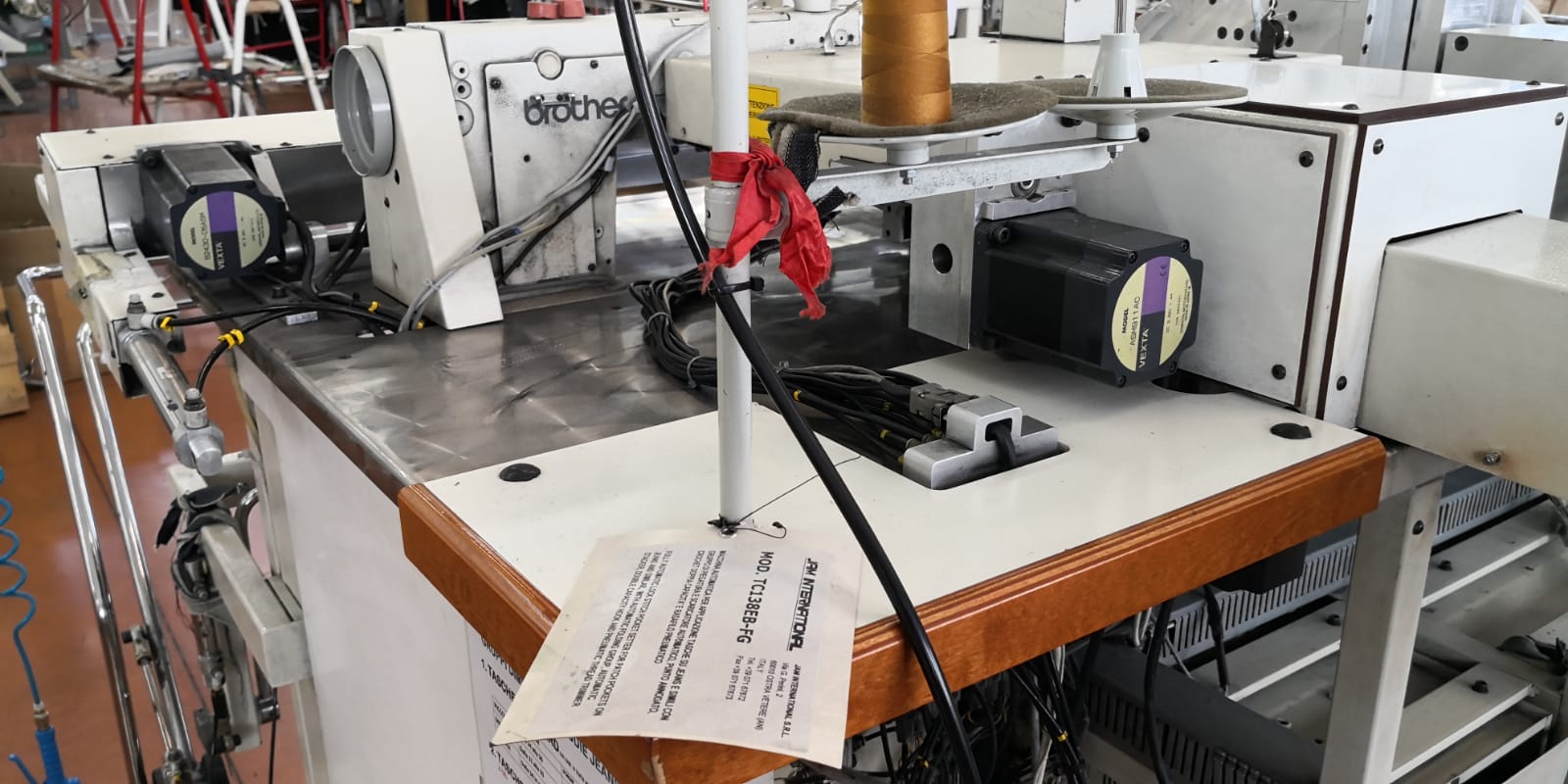 Macchina automatica per applicazione tasche  in vendita - foto 2