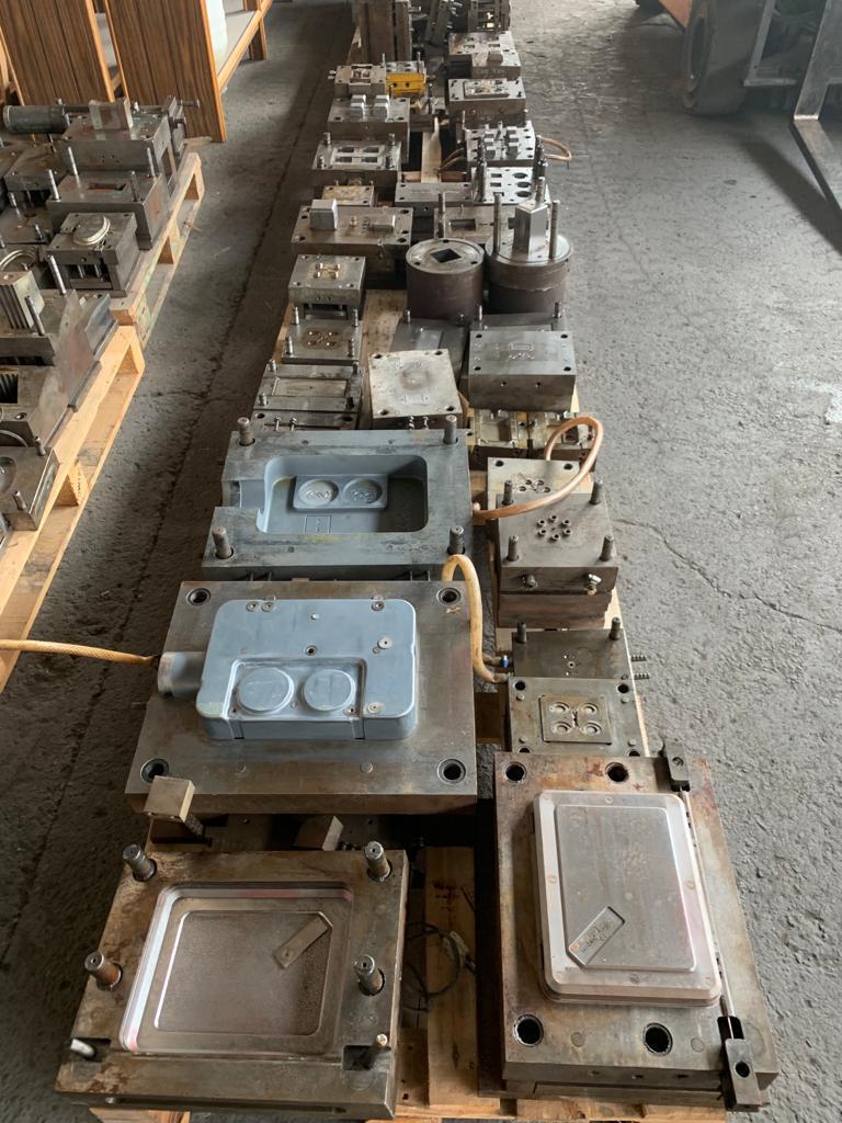 stampi per iniezione plastica usati in vendita - foto 9