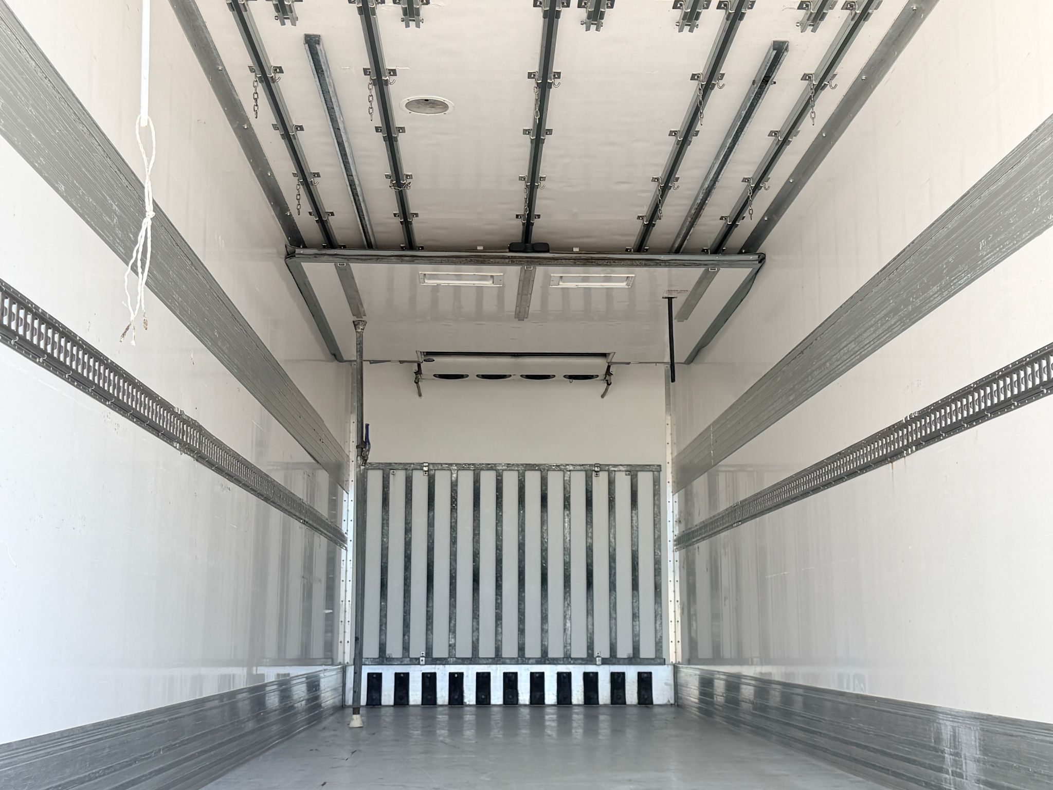IVECO STRALIS 480 4 ASSI CELLA FRIGO TRASPORTO CARNI in vendita - foto 3