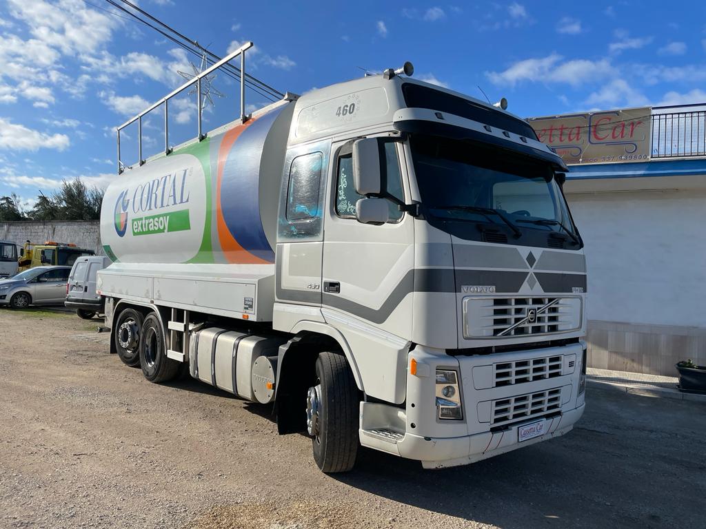 VOLVO FH 12 460 CISTERNA TRASPORTO MANGIMI E GRANAGLIE in vendita - foto 2