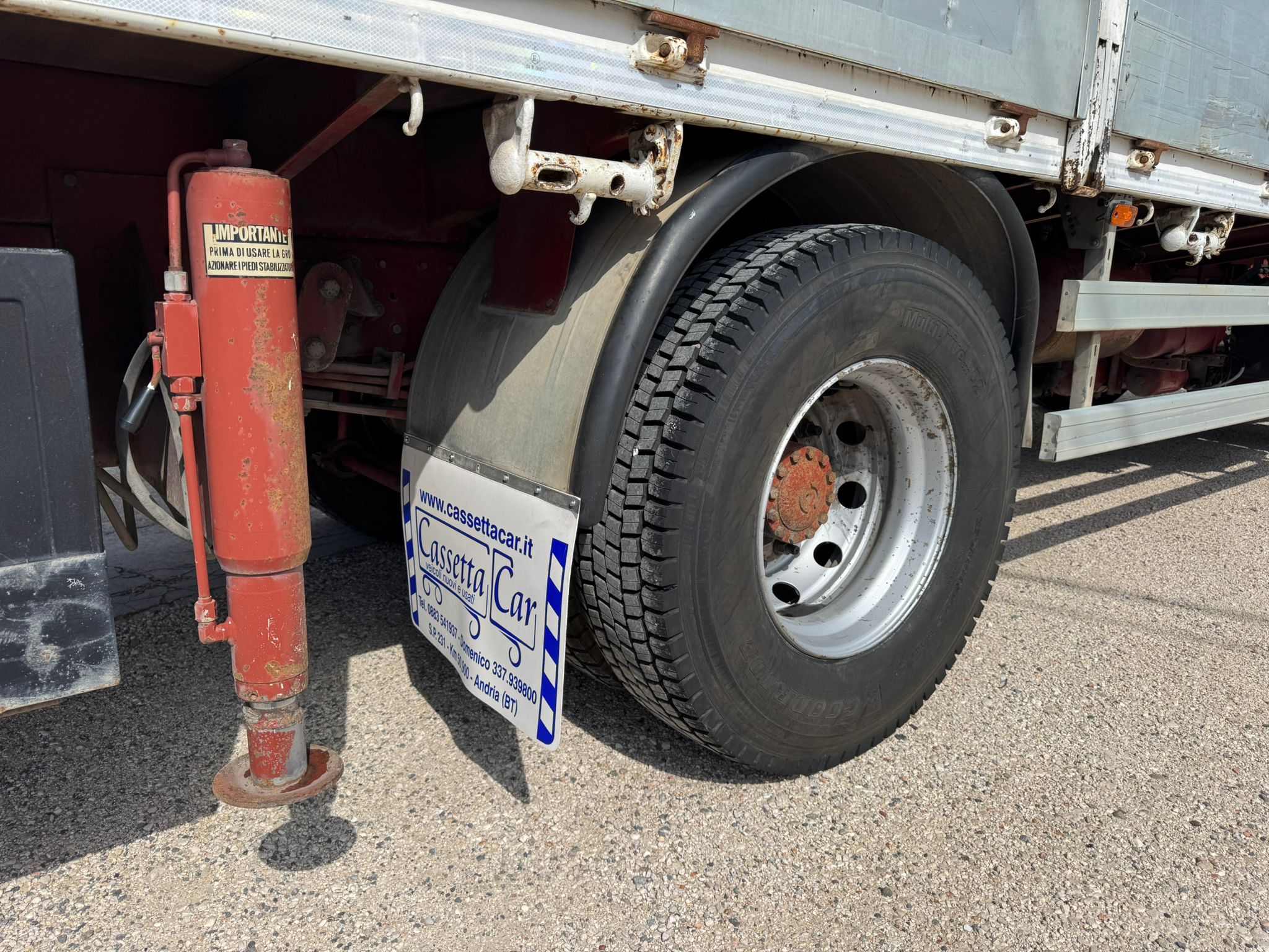 IVECO EUROCARGO 170E27 CASSONE+GRU CON RADIOCOMANDO in vendita - foto 4