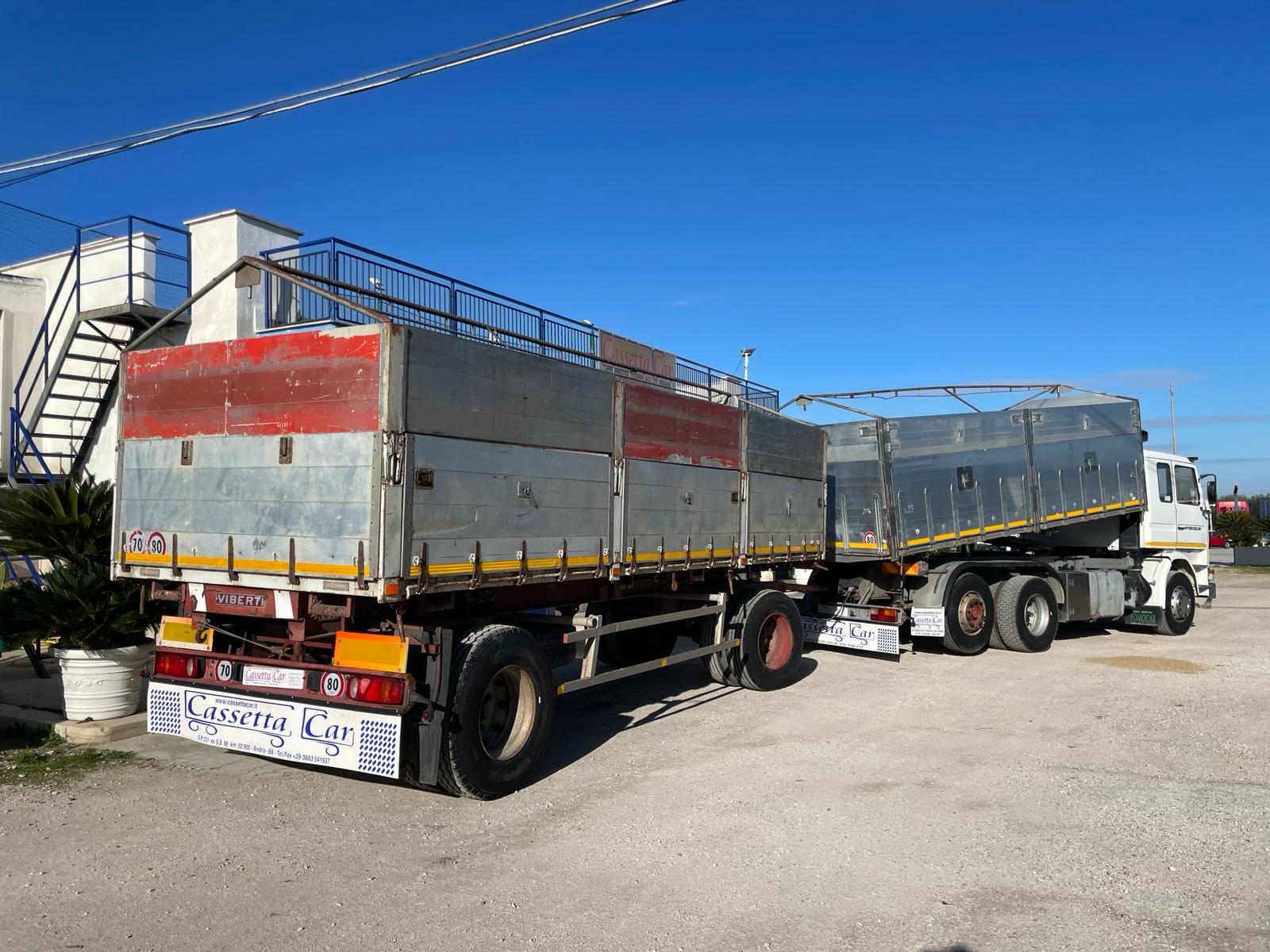 SCANIA R 142 RIBALTABILE TRILATERALE in vendita - foto 2