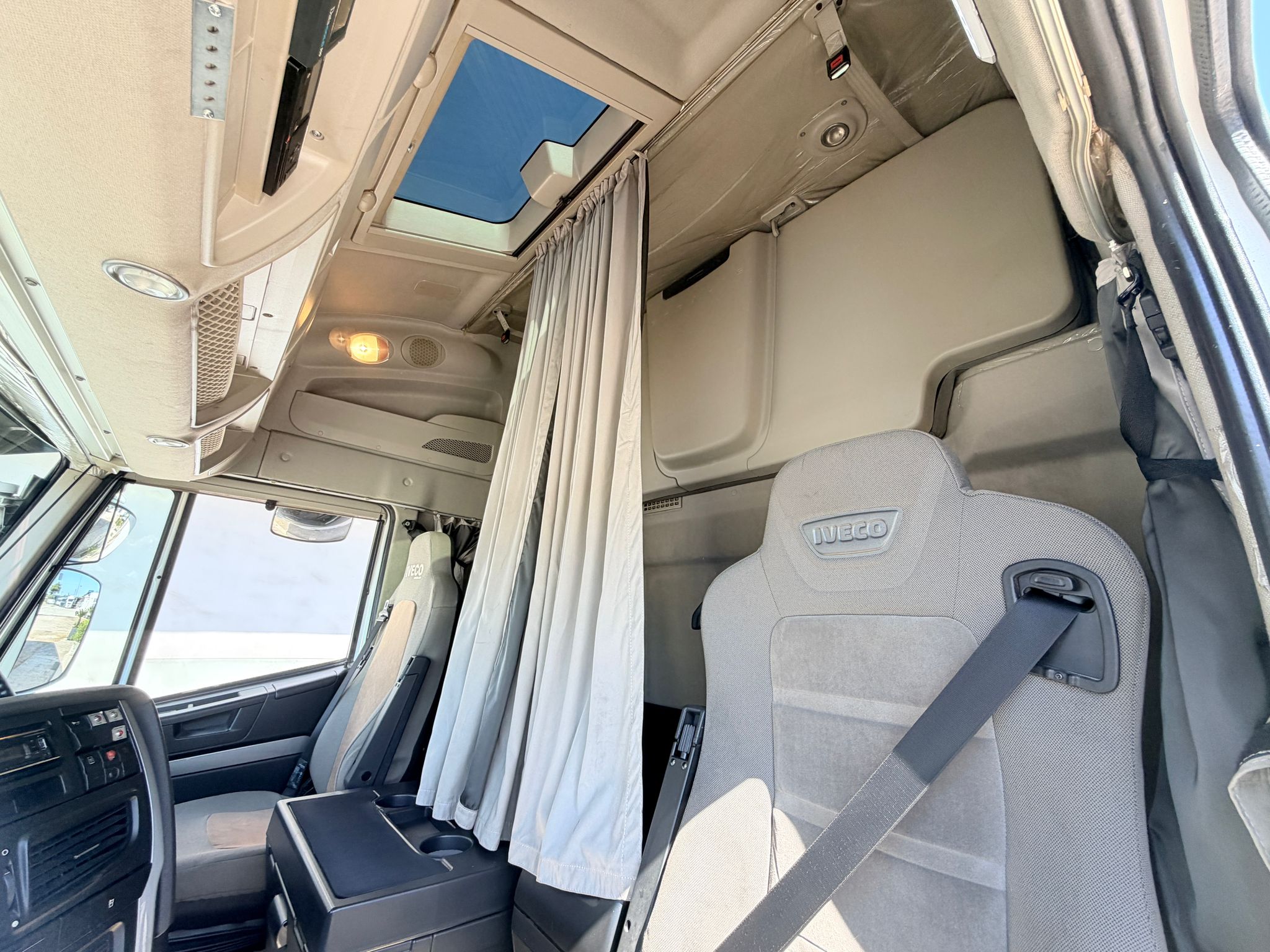 IVECO STRALIS 480 4 ASSI CELLA FRIGO TRASPORTO CARNI in vendita - foto 5