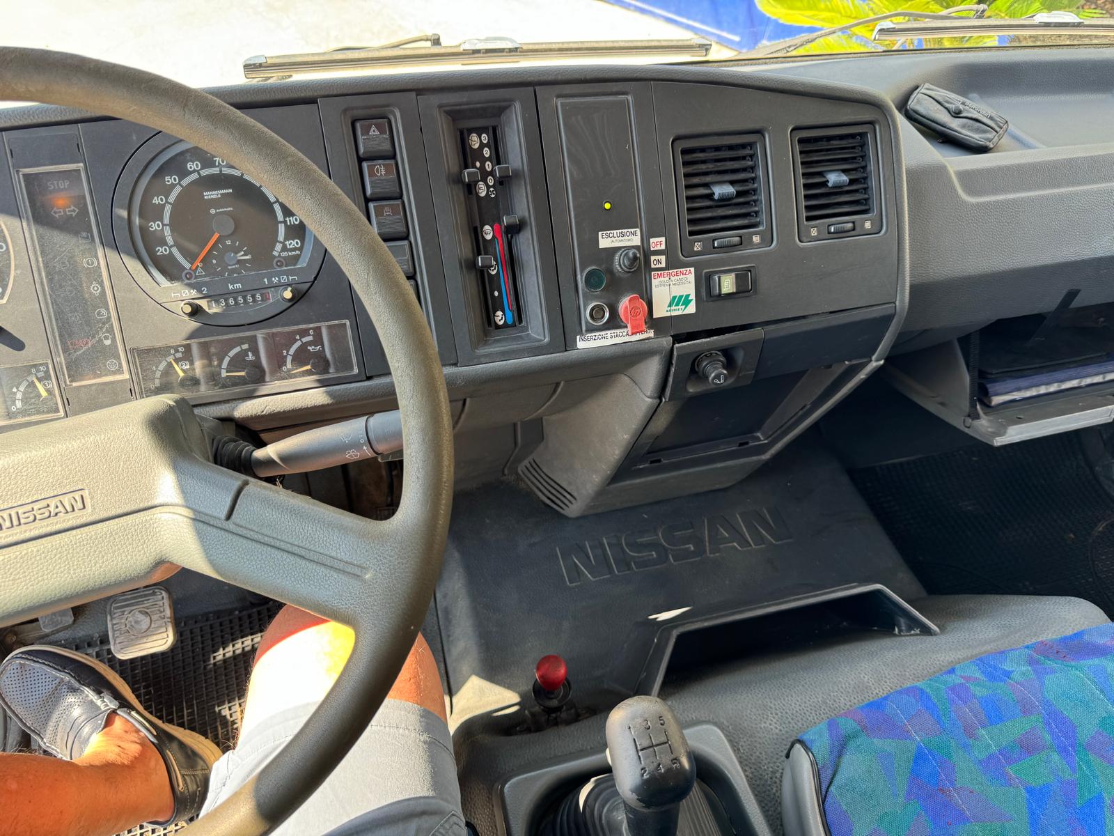 NISSAN M90 T160 CISTERNA CARBURANTI E CONTALITRI ADR in vendita - foto 3