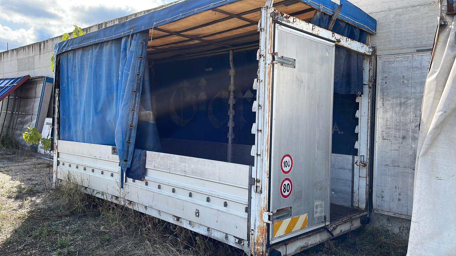 CASSONE FISSO CON CENTINA E TELO in vendita - foto 2