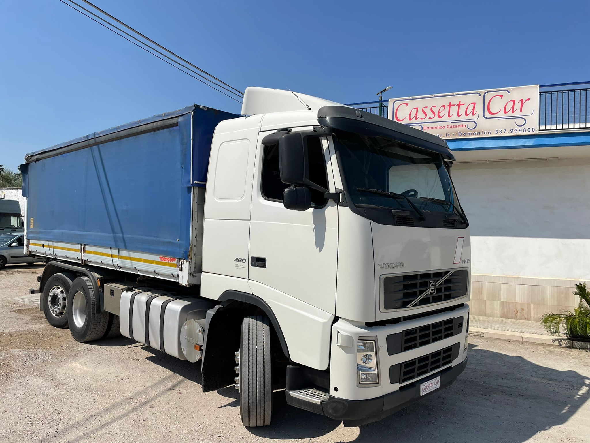 VOLVO FH 12 460 CON CASSONE RIB.BIL. 8 TON in vendita - foto 4