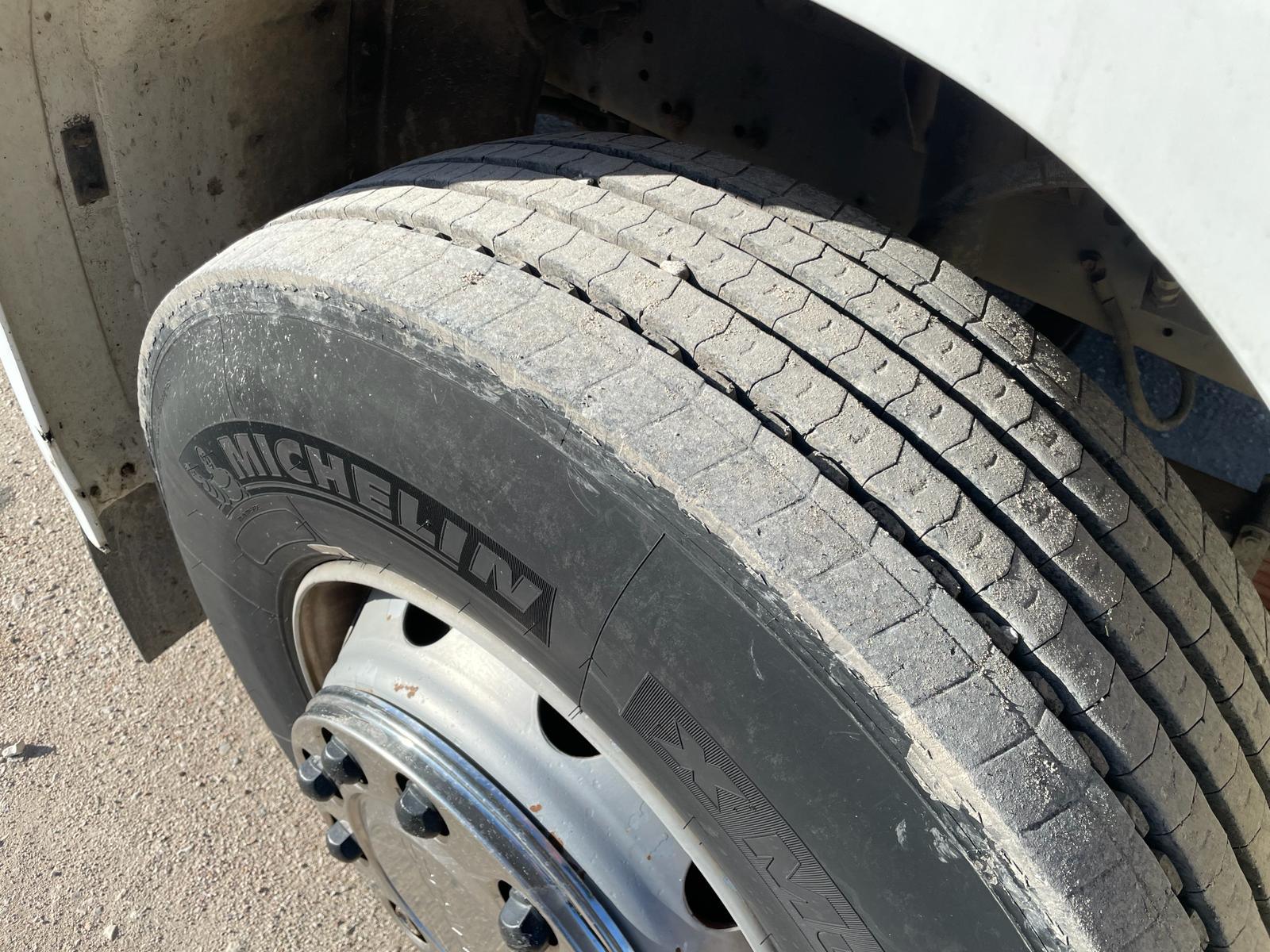 SCANIA R 142 RIBALTABILE TRILATERALE in vendita - foto 5