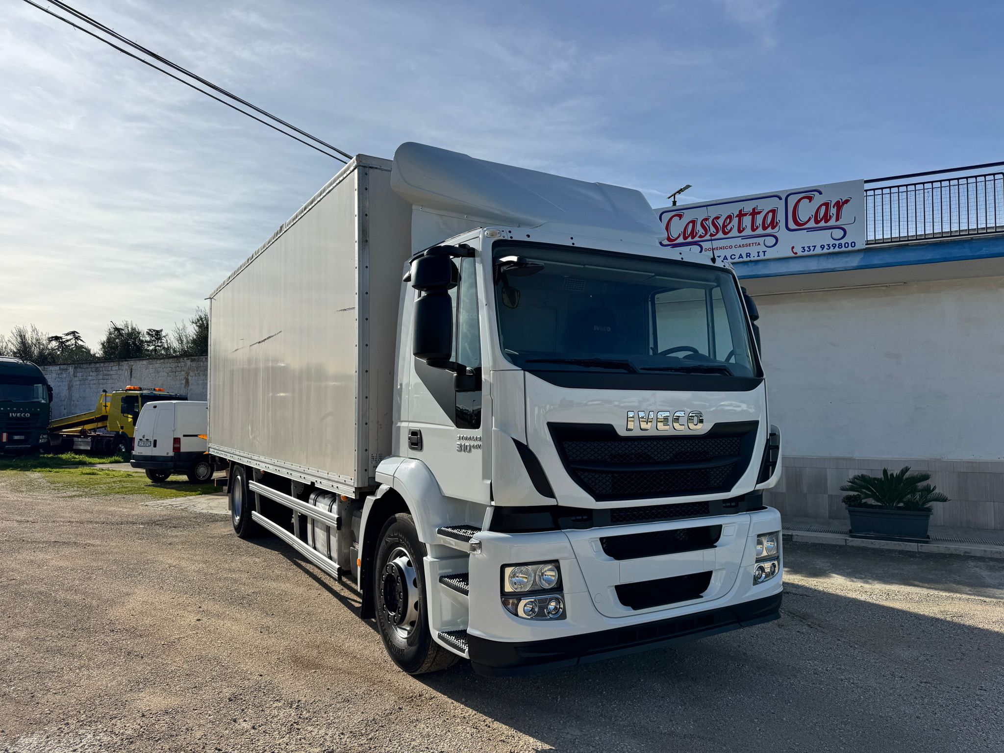 IVECO STRALIS 310 EEV FURGONATO CON PEDANA in vendita - foto 10