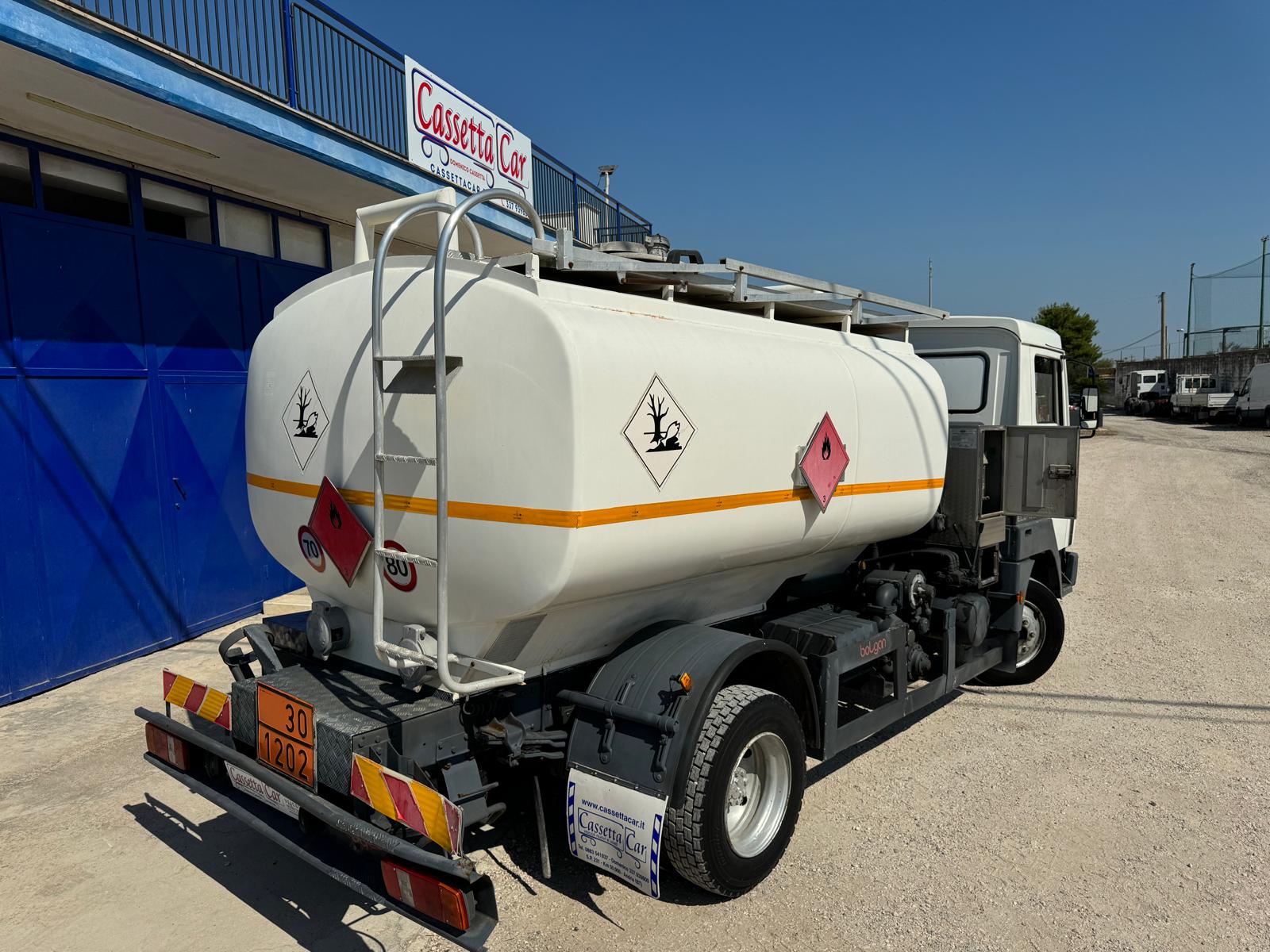 NISSAN M90 T160 CISTERNA CARBURANTI E CONTALITRI ADR in vendita - foto 7