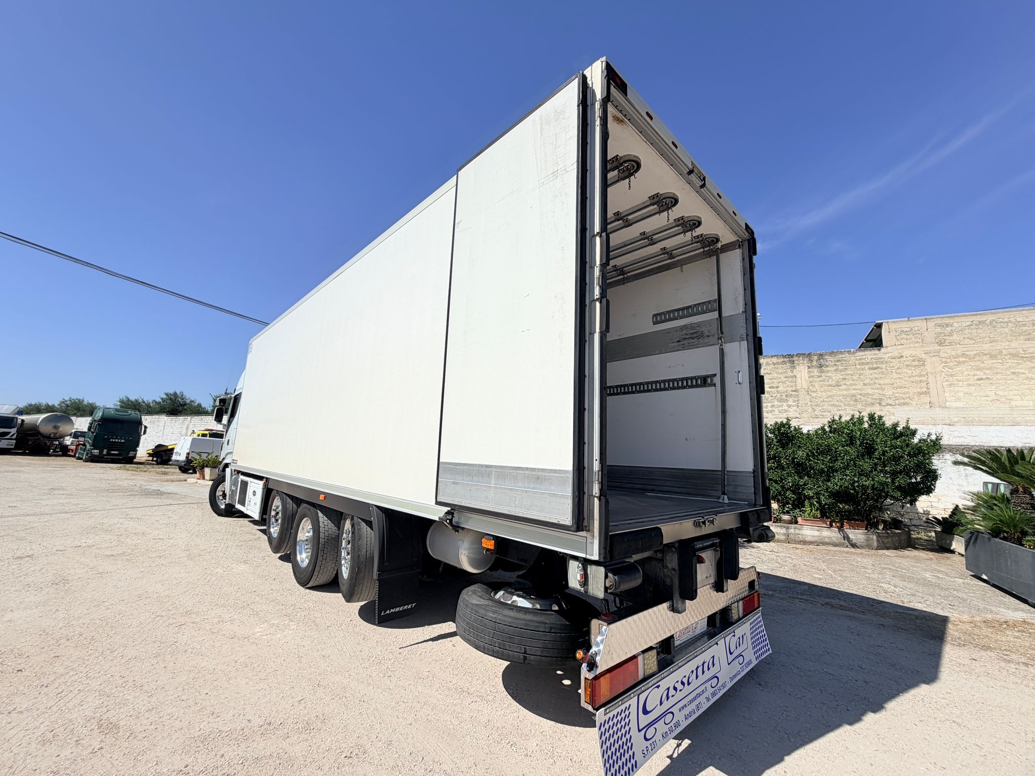 IVECO STRALIS 480 4 ASSI CELLA FRIGO TRASPORTO CARNI in vendita - foto 2