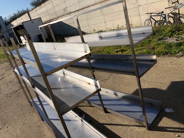 N.3 SCAFFALI IN ACCIAIO INOX PER ARTICOLI VARI in vendita - foto 2