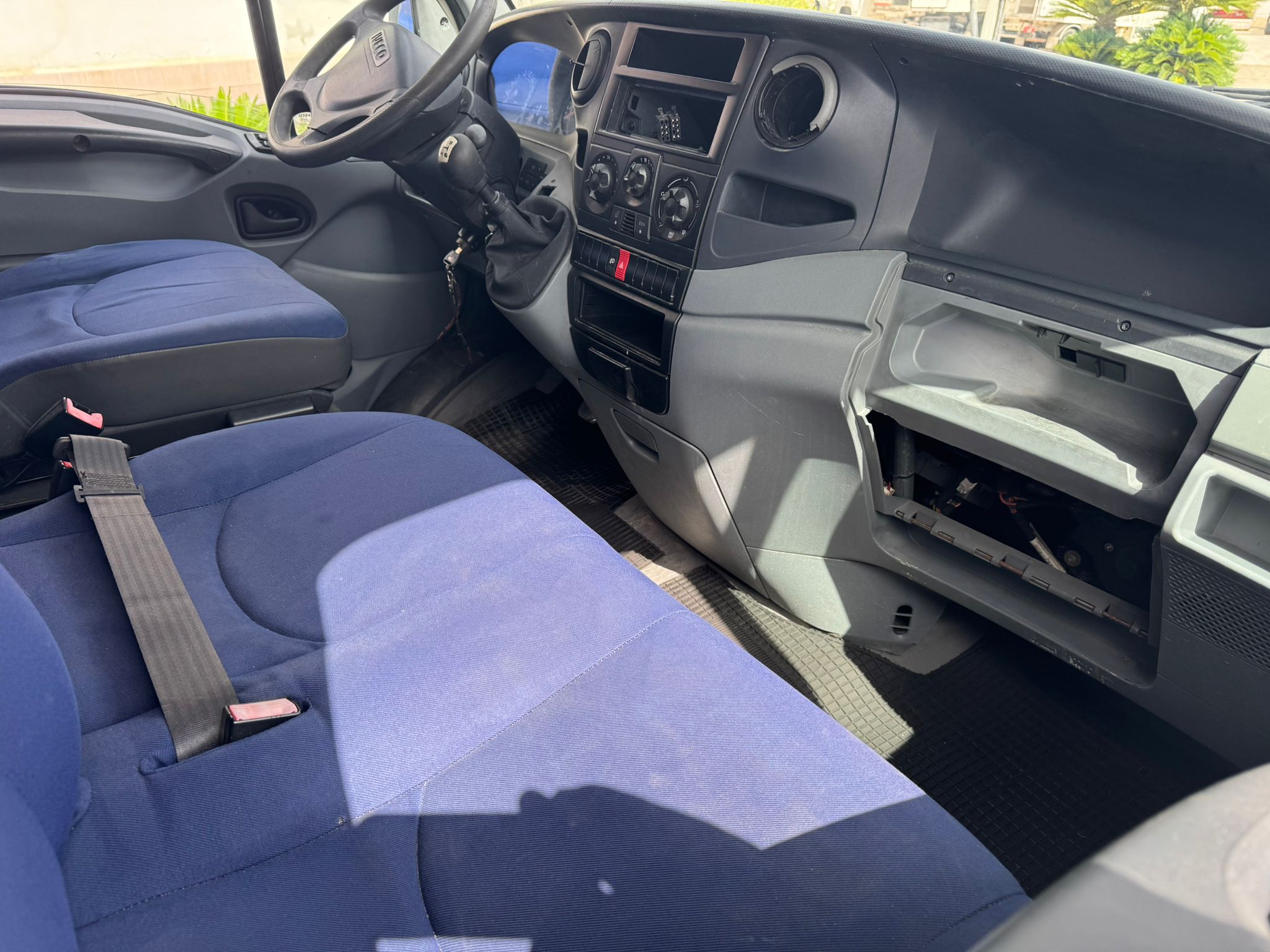 IVECO DAILY 35C18 CON PEDANA RETRATTILE in vendita - foto 4