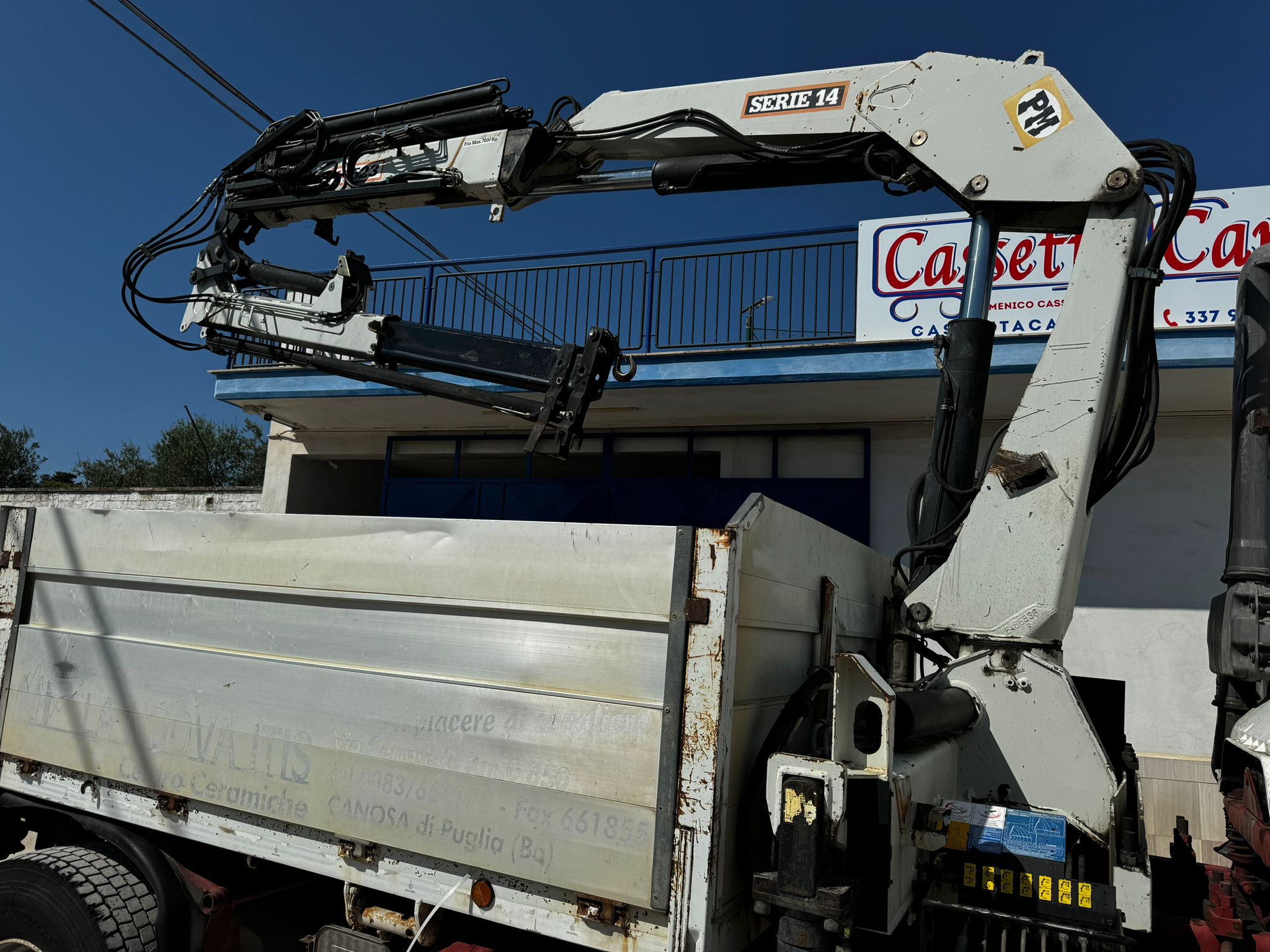 IVECO FIAT 240.36 CON CASSONE FISSO+GRU in vendita - foto 3