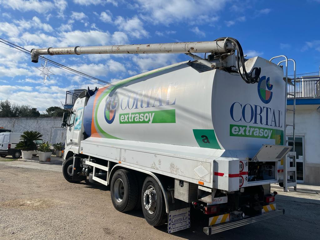 VOLVO FH 12 460 CISTERNA TRASPORTO MANGIMI E GRANAGLIE in vendita - foto 2