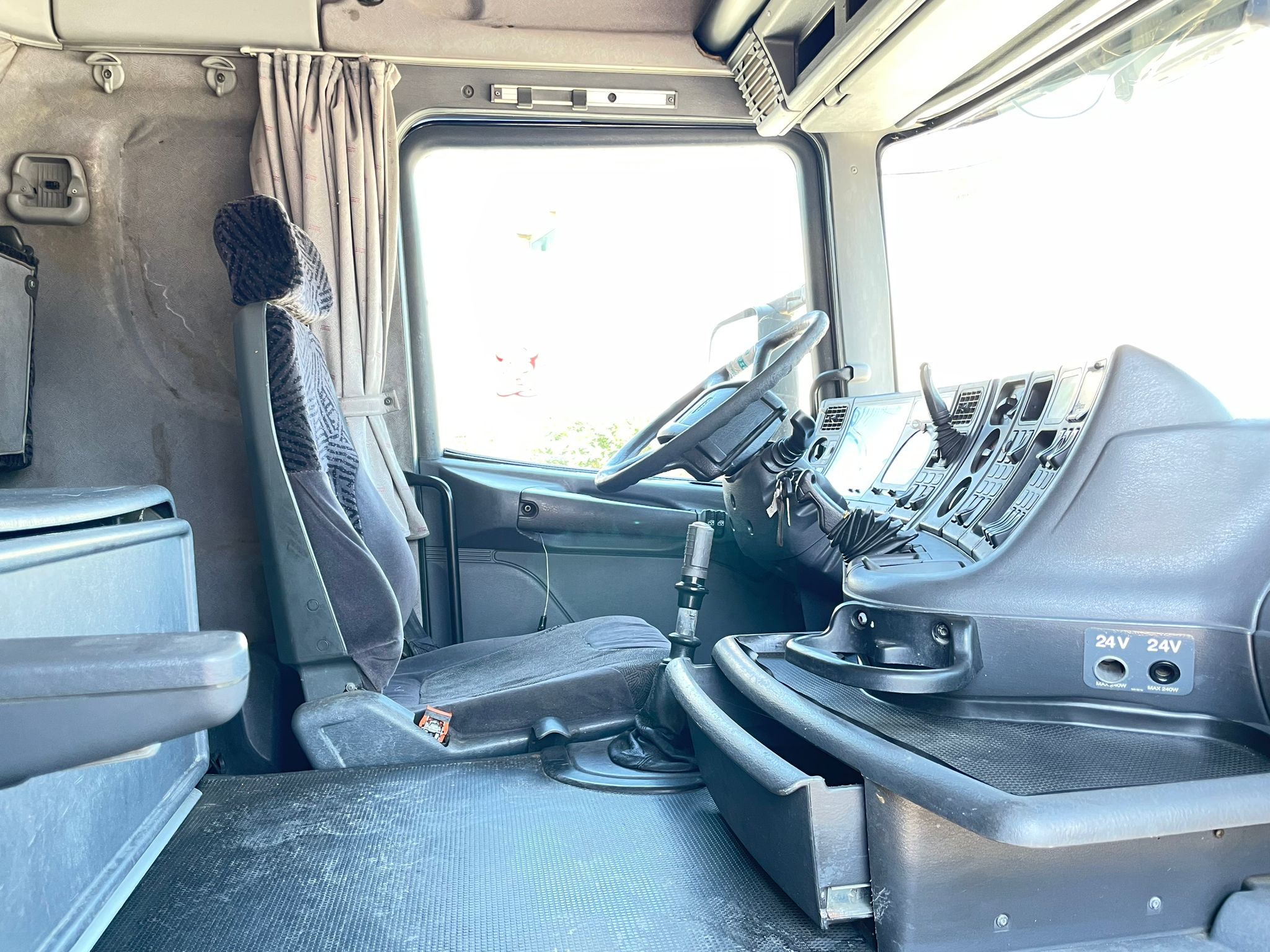 SCANIA 124 420 TRATTORE CON FRENO in vendita - foto 5