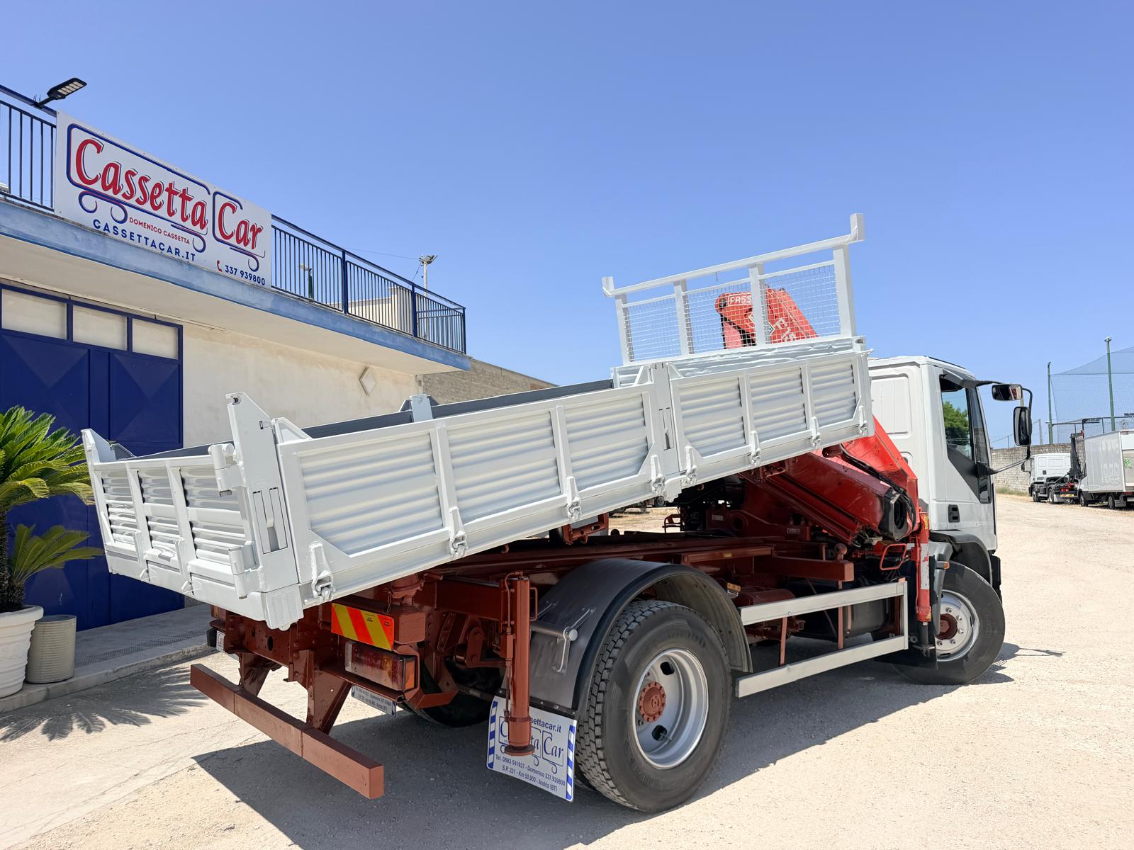 IVECO EUROCARGO 150E18 MOD. K TECTOR RIB.TRIL +GRU in vendita - foto 8