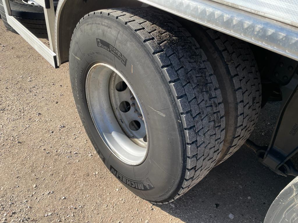 VOLVO FH 12 460 CISTERNA TRASPORTO MANGIMI E GRANAGLIE in vendita - foto 6
